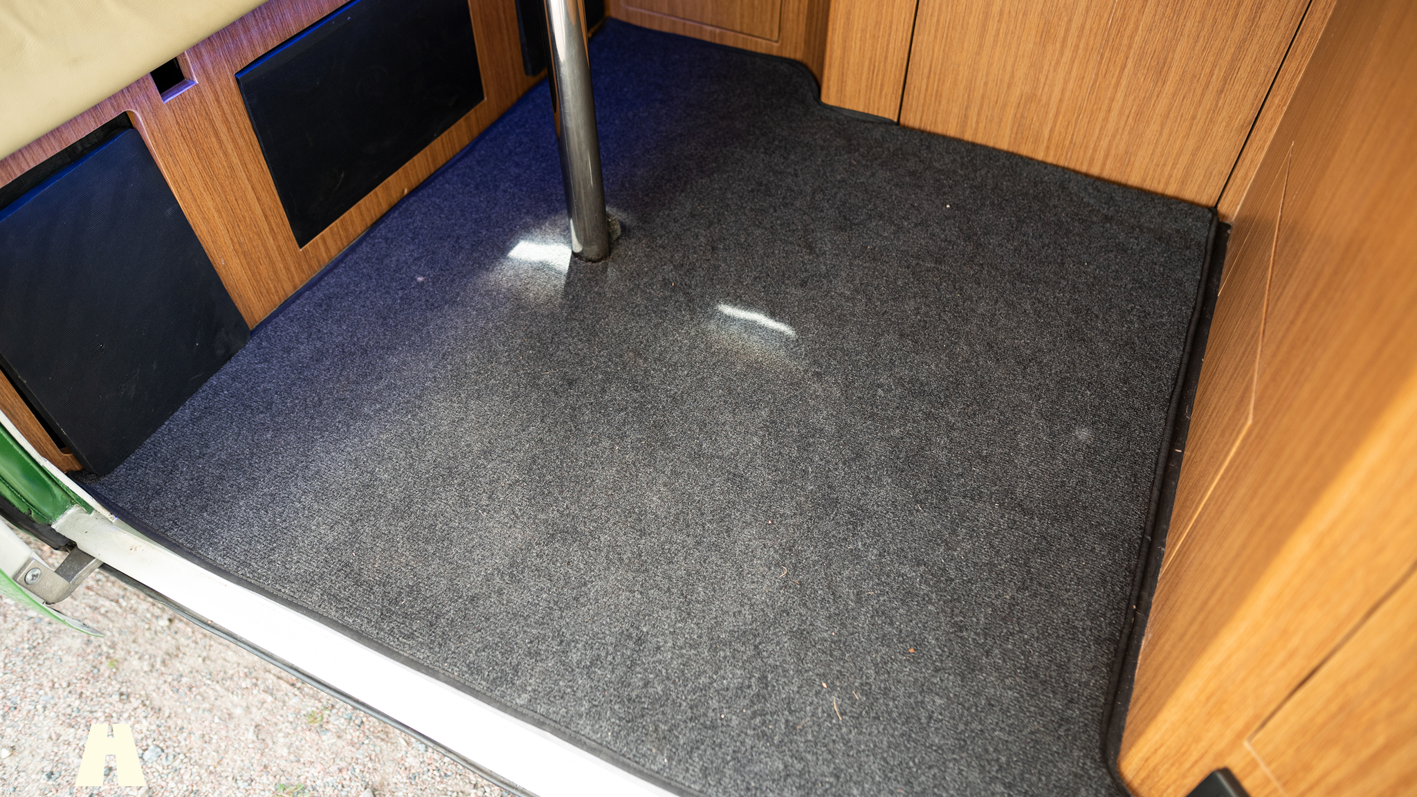 Interior image of 1998 Volkswagen T2 Camper