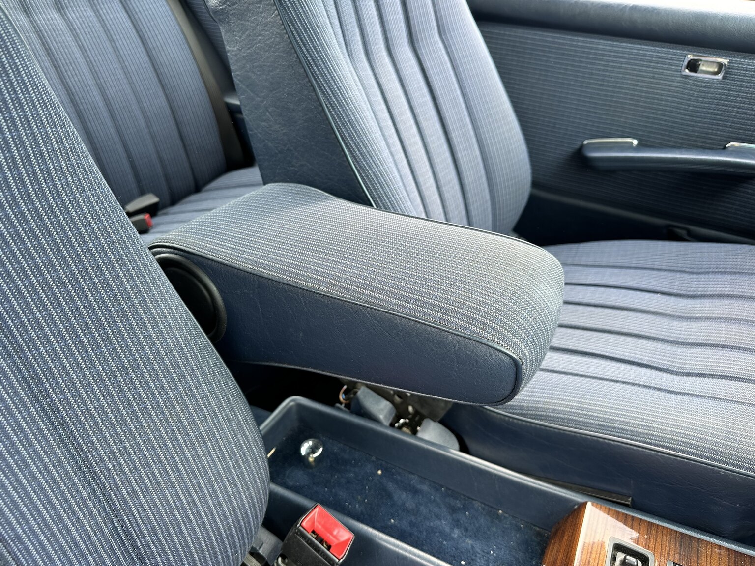 Interior image of 1984 Mercedes-Benz 230 CE