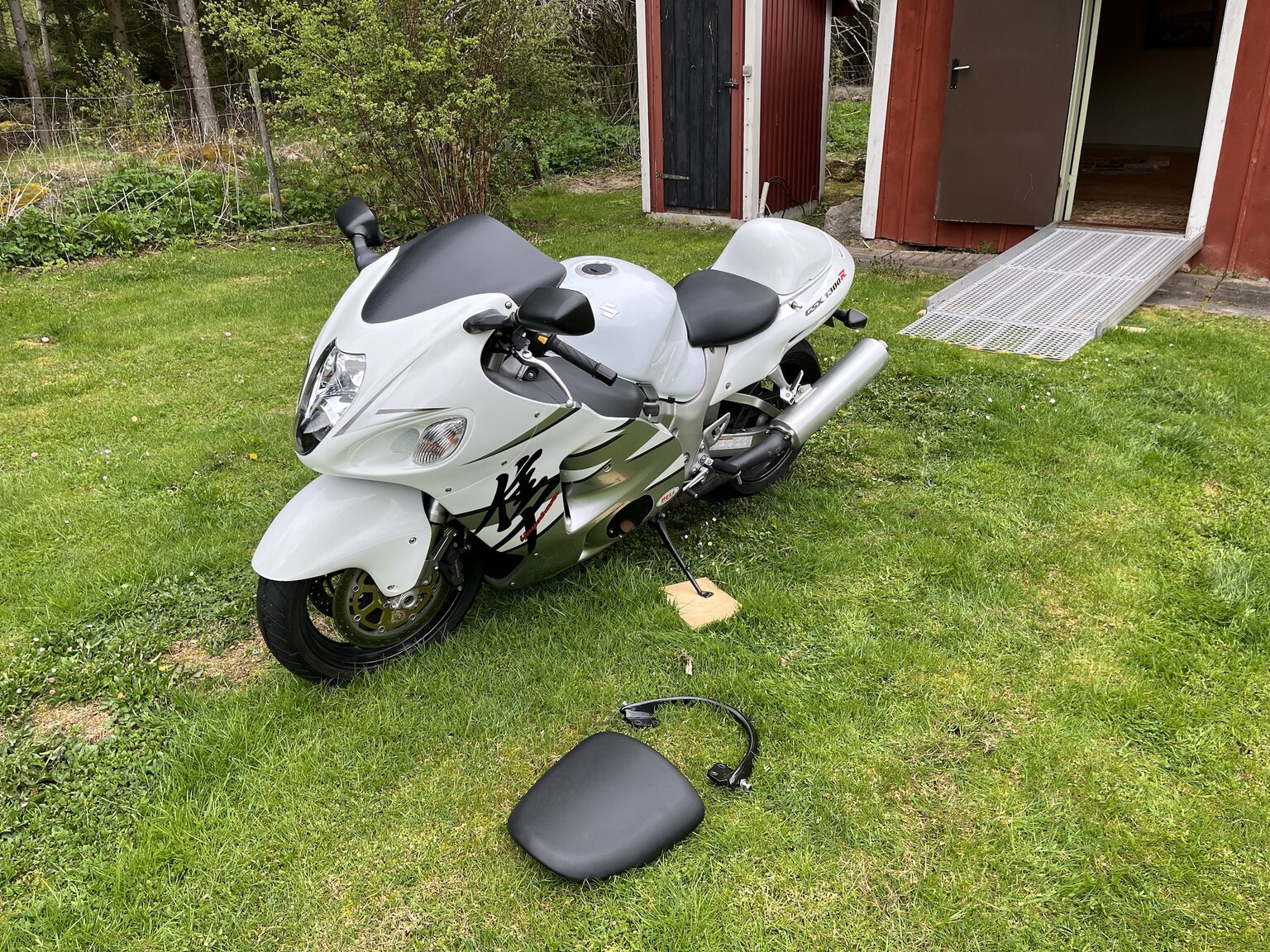 Exteriörbild på 1999 Suzuki GSX1300R Hayabusa
