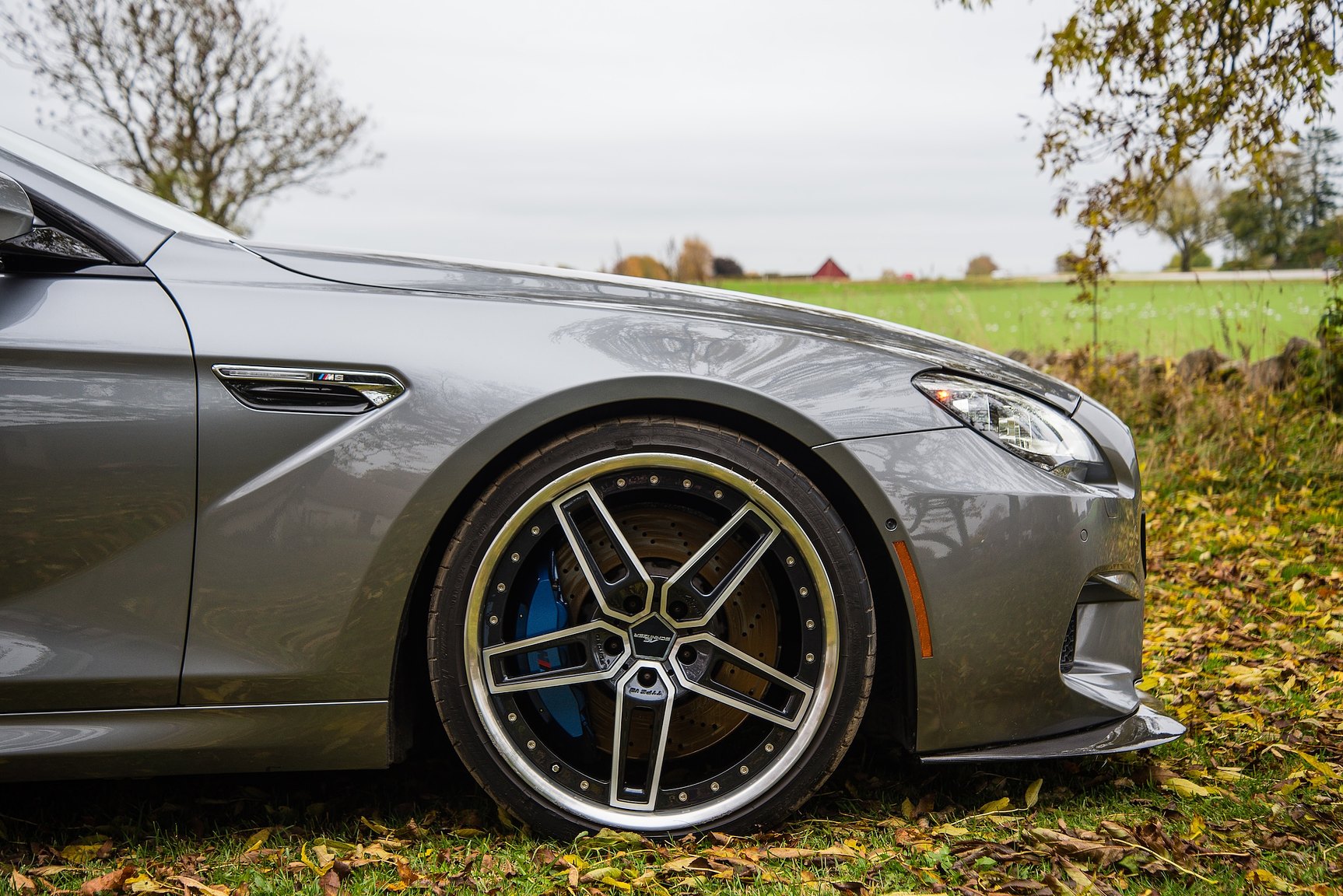 Exterior image of 2014 BMW M6C