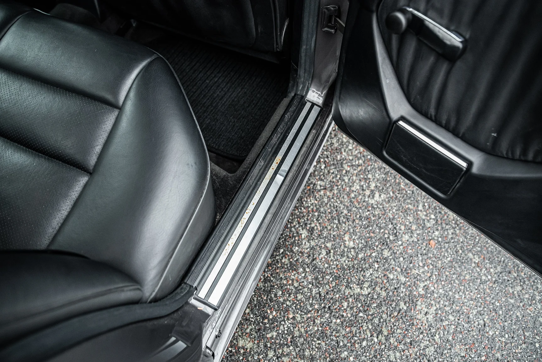 Interior image of 1993 Mercedes-Benz E 320 "AMG" (16)