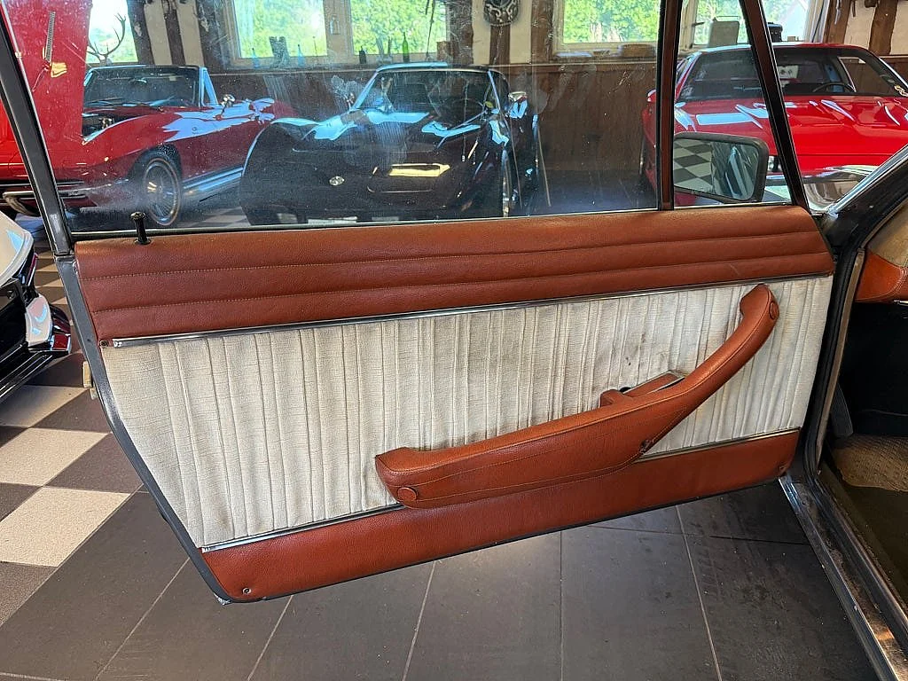 Image of 1975 De Tomaso Pantera (25)