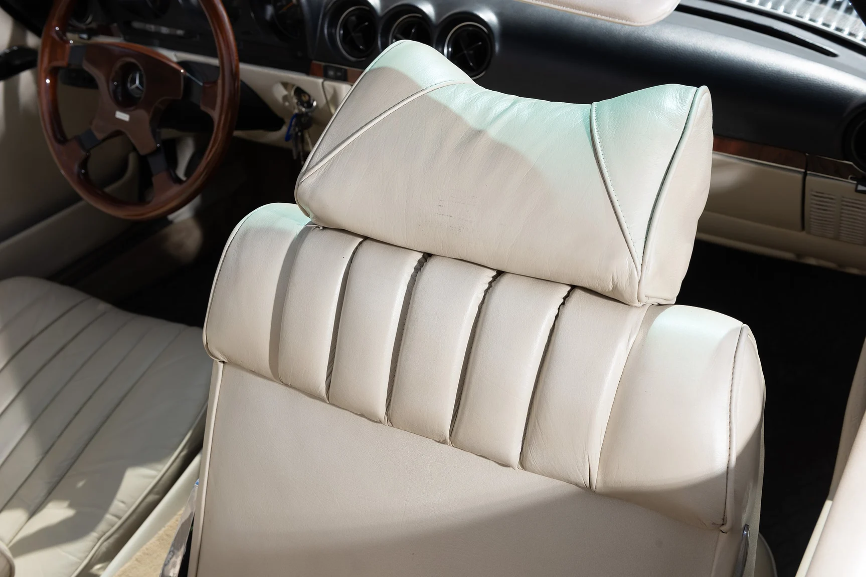 Interiörbild 1975 Mercedes Benz 350 SL Cabriolet  (40)
