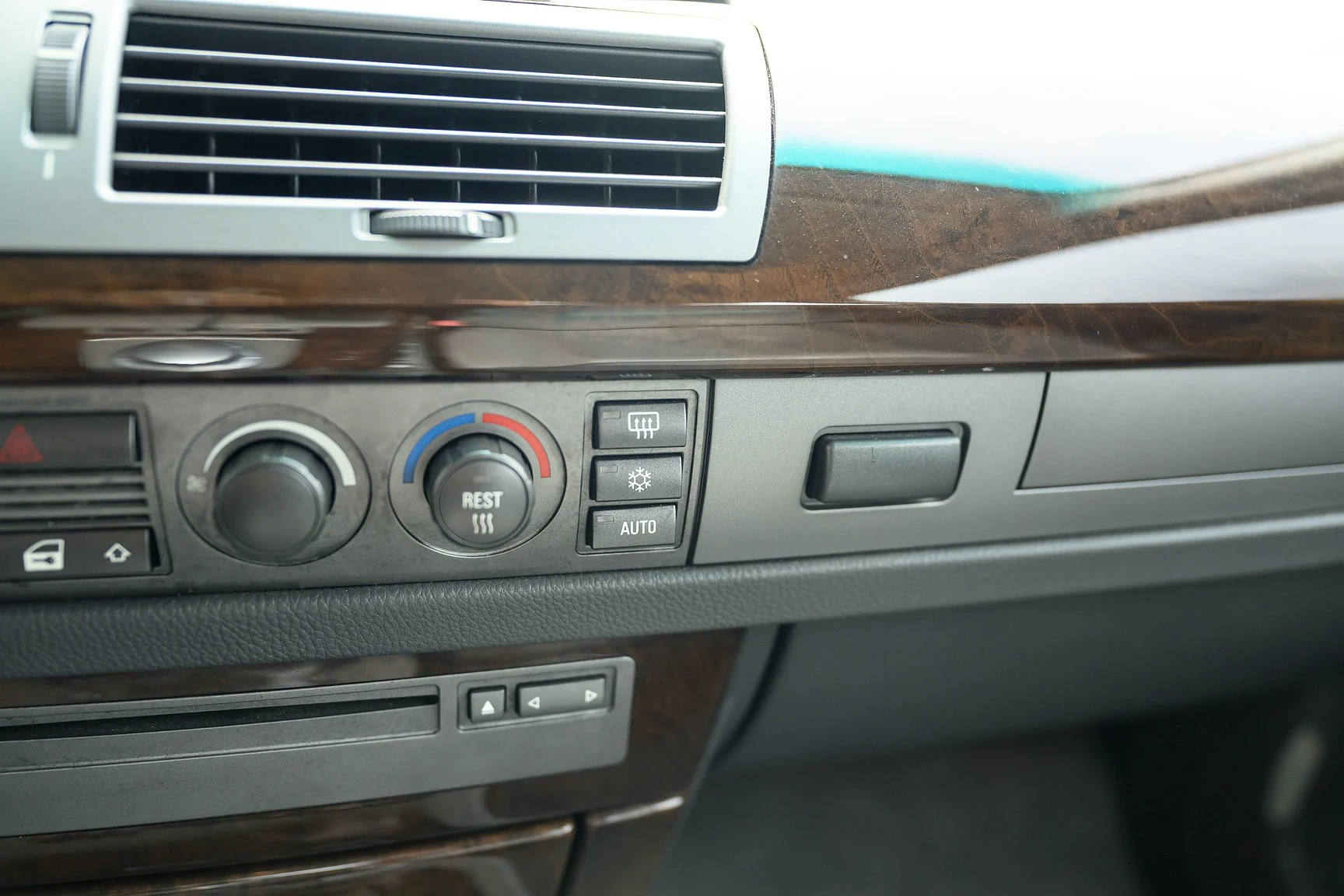 Interiörbild 2001 BMW 745i (29)