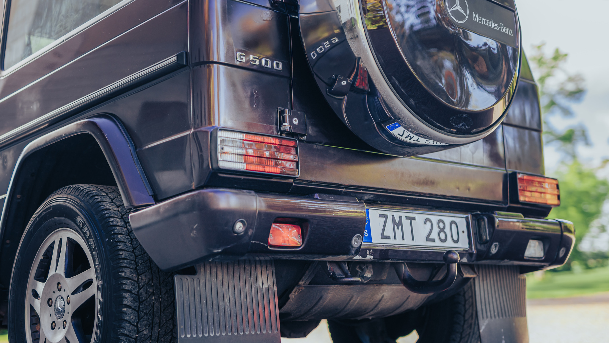 Exterior image of 2000 Mercedes G500 Classic Special Edition