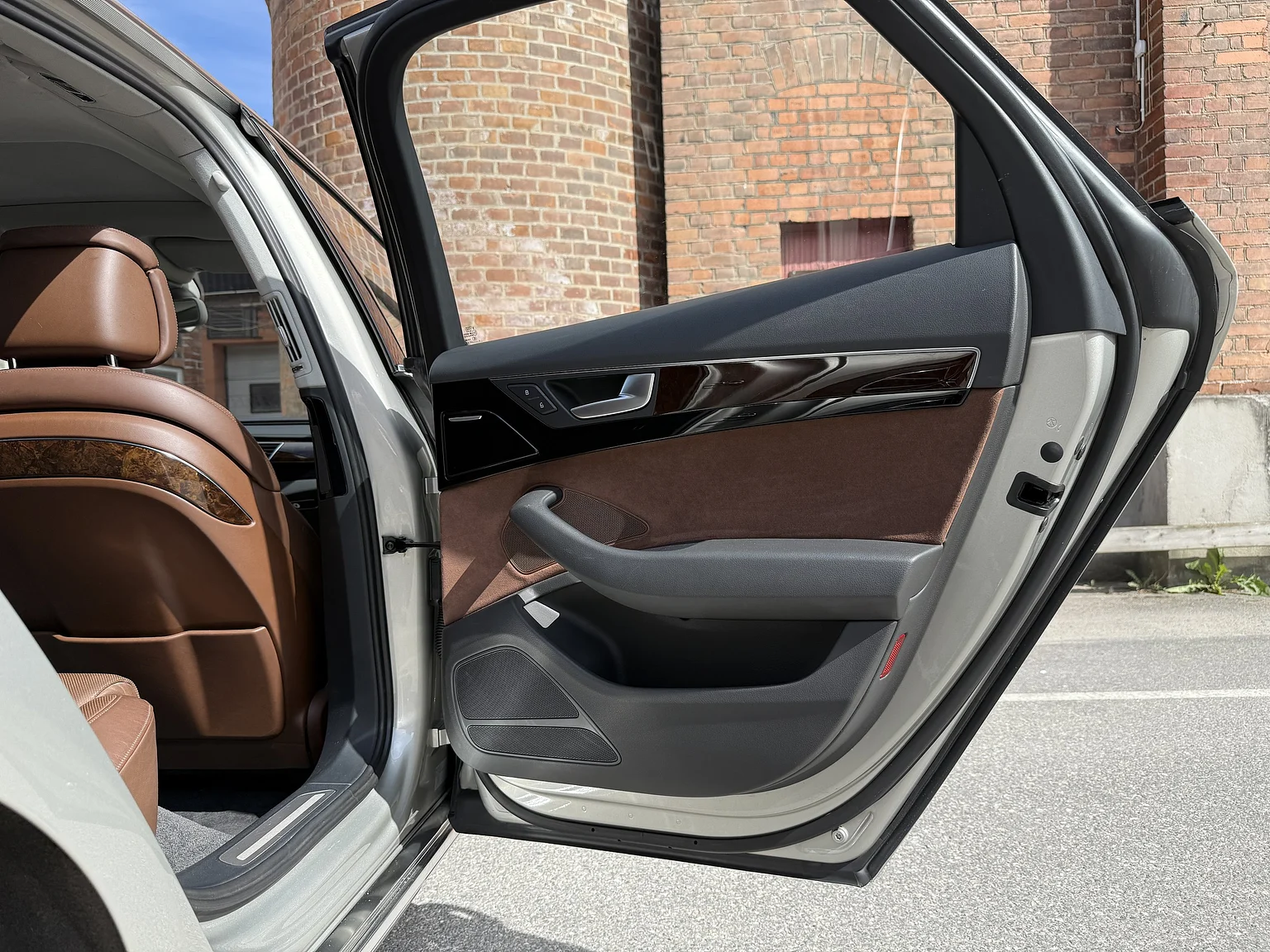 Innenraumfoto von 2014 Audi A8 4.0 TFSI (81)