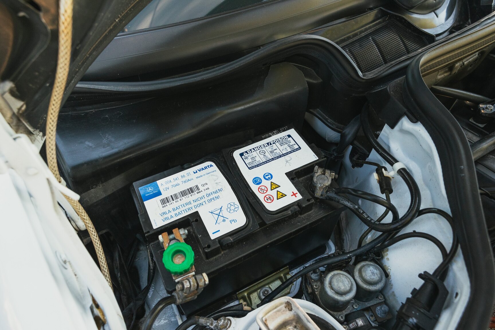 Image of 1987 Mercedes-Benz 230E mechanics