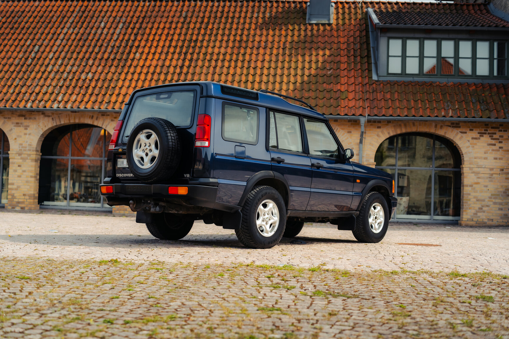 Exteriörbild på 1999 Landrover Discovery II V8