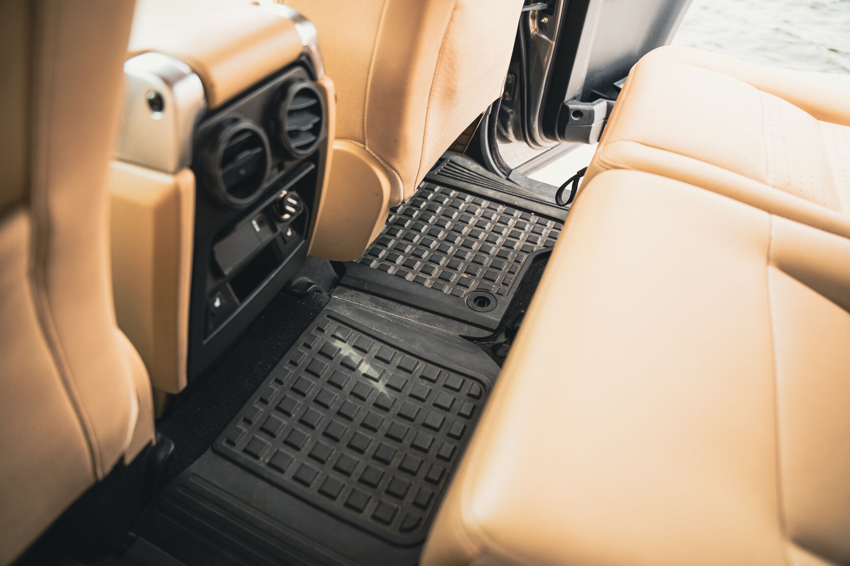 Interior image of 2008 Land Rover Discovery TDV6 SE (54)