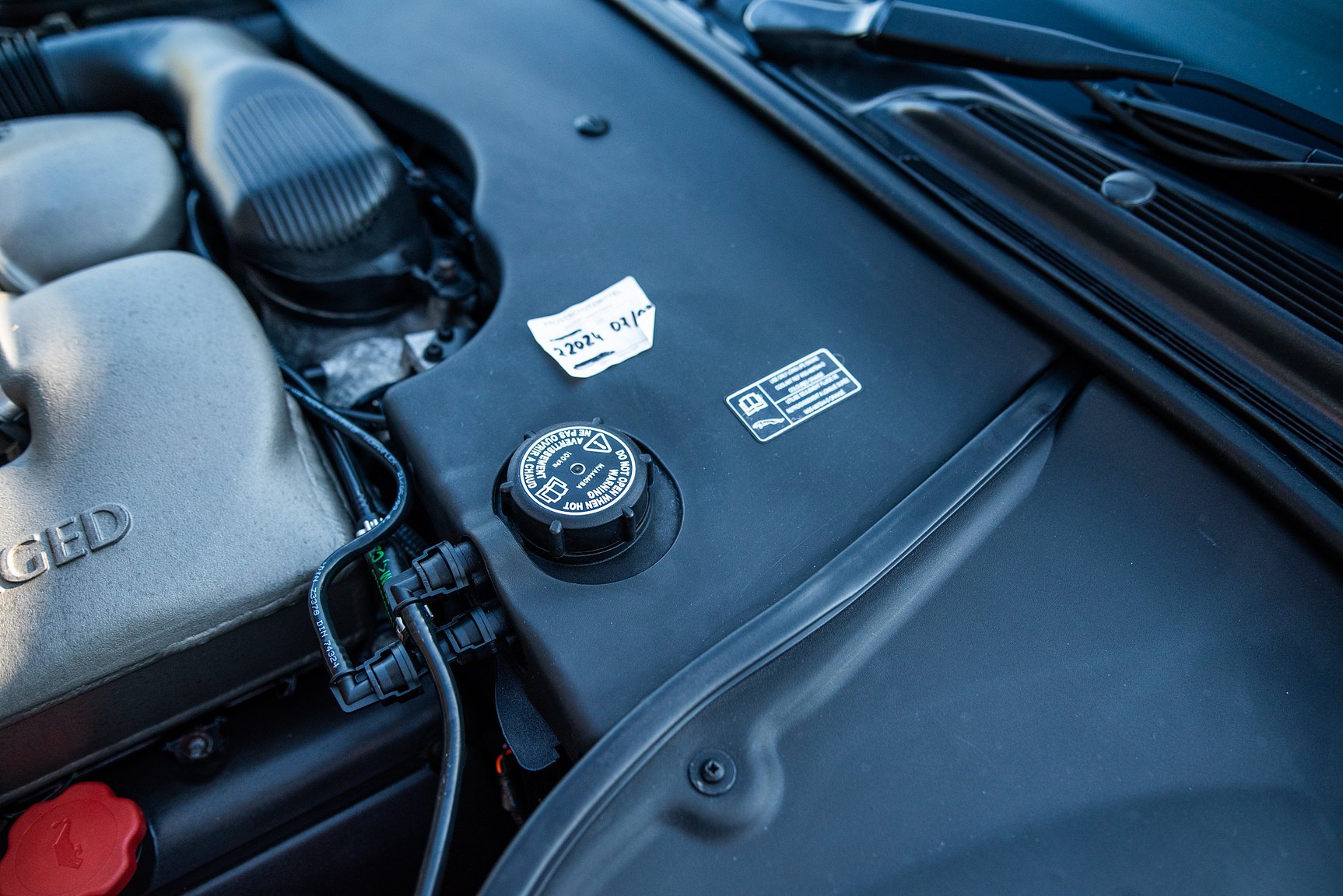 Image of 2001 Jaguar XJR mechanics