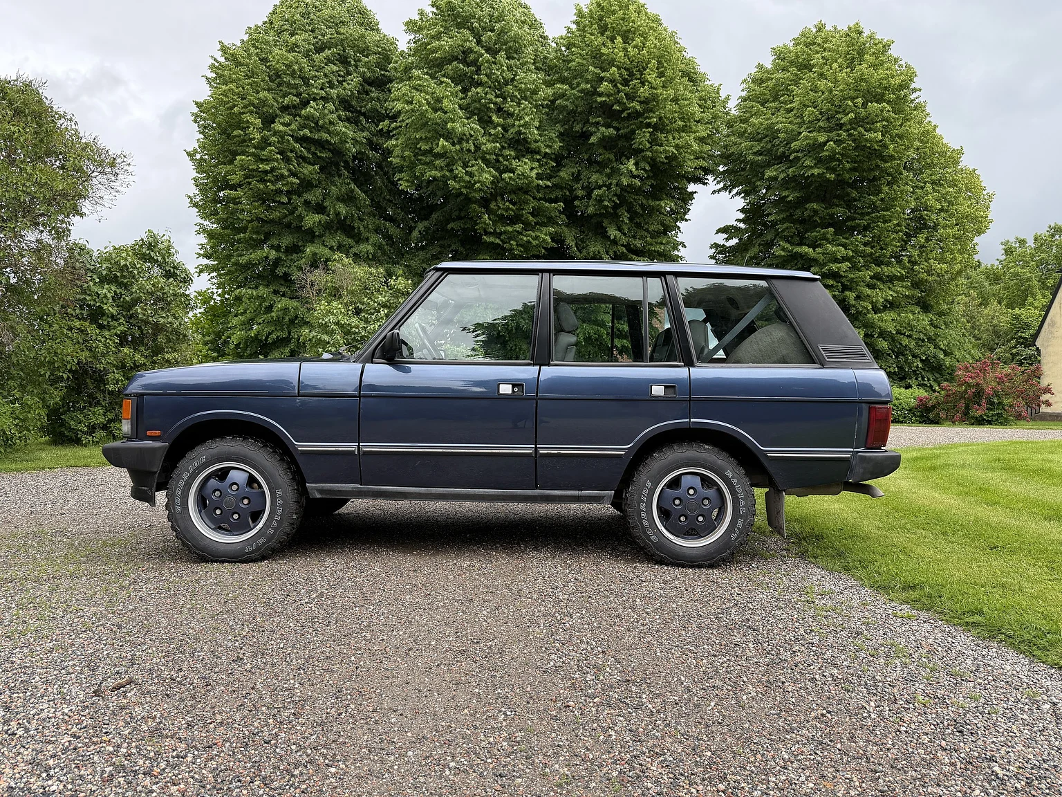 Exteriörbild på 1990 Range Rover Vogue SE 3.9 (4)