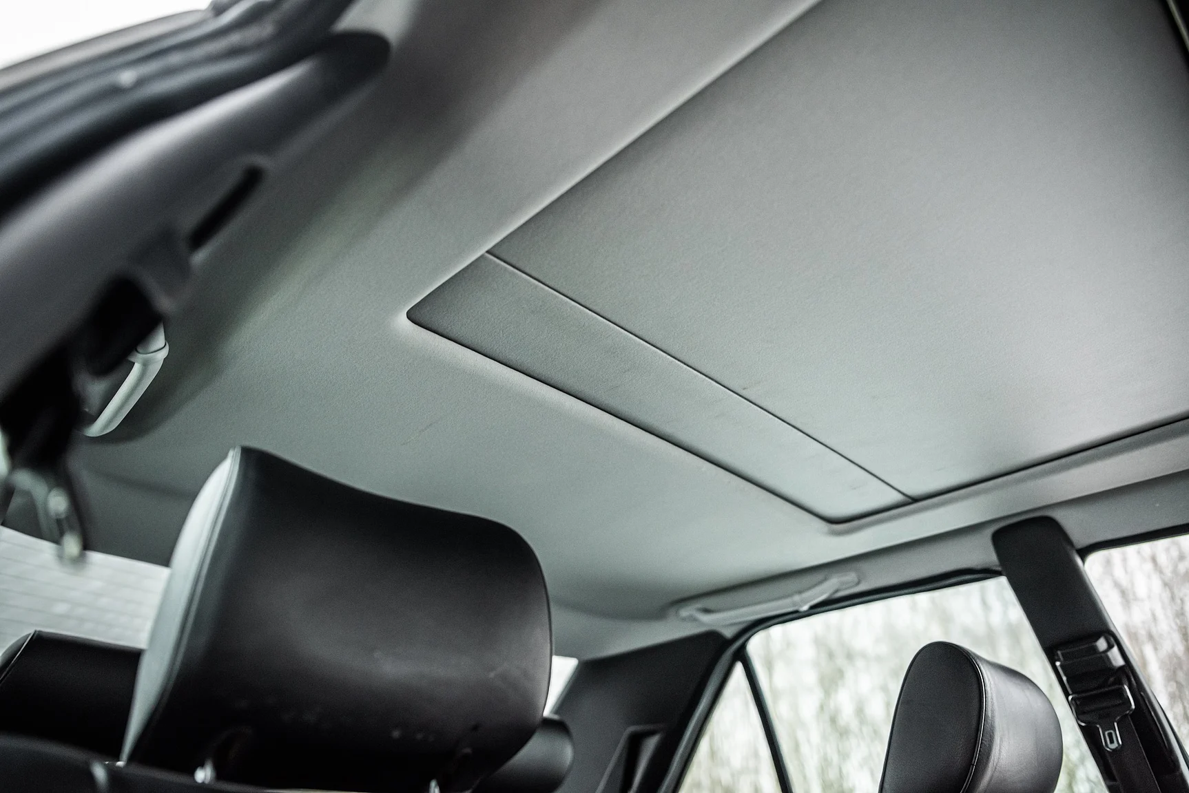 Interior image of 1993 Mercedes-Benz E 320 "AMG" (38)