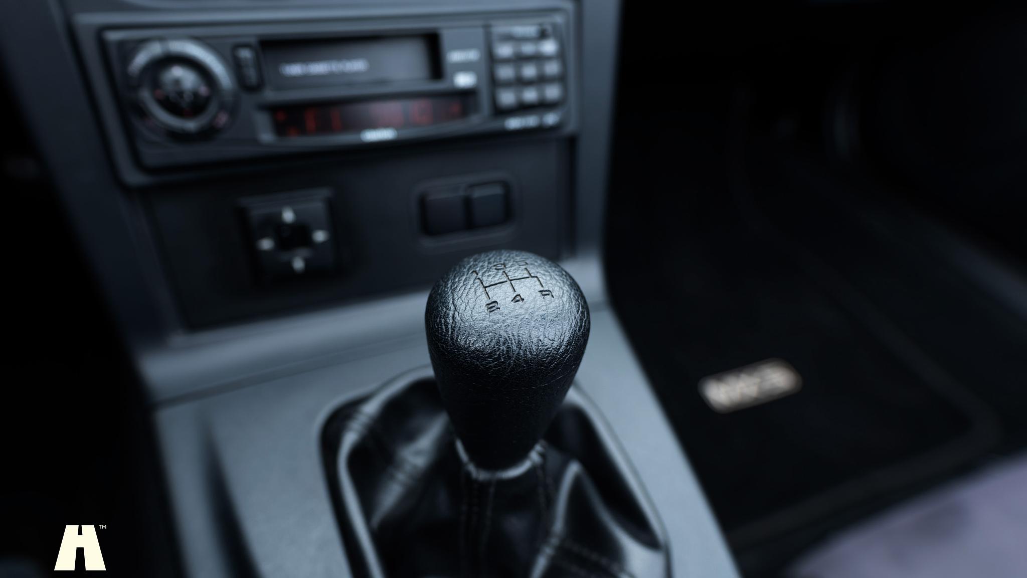 Interior image of 1997 Mazda MX-5 (60)