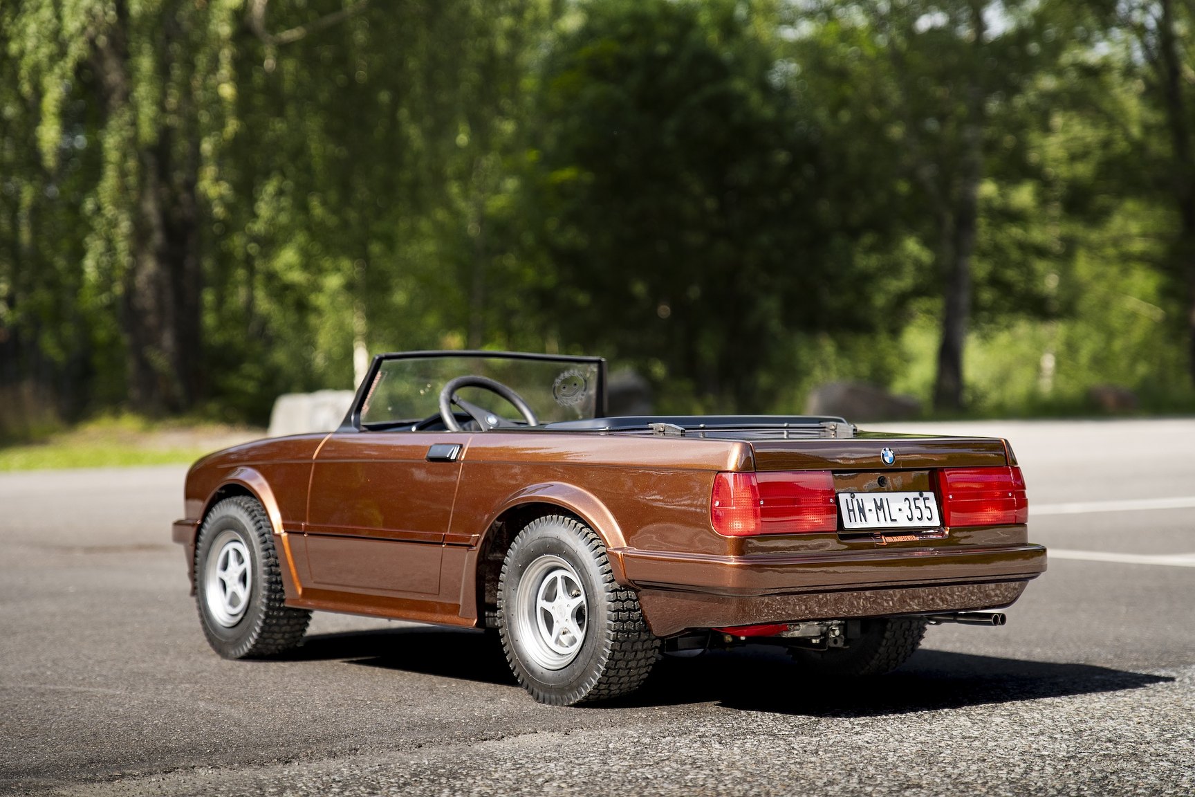 Exterior image of 1980 Bmw E30 Mini (3)