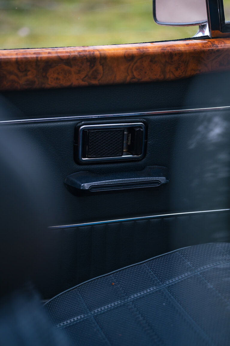 Interior image of 1973 MG MGB Roadster (8)