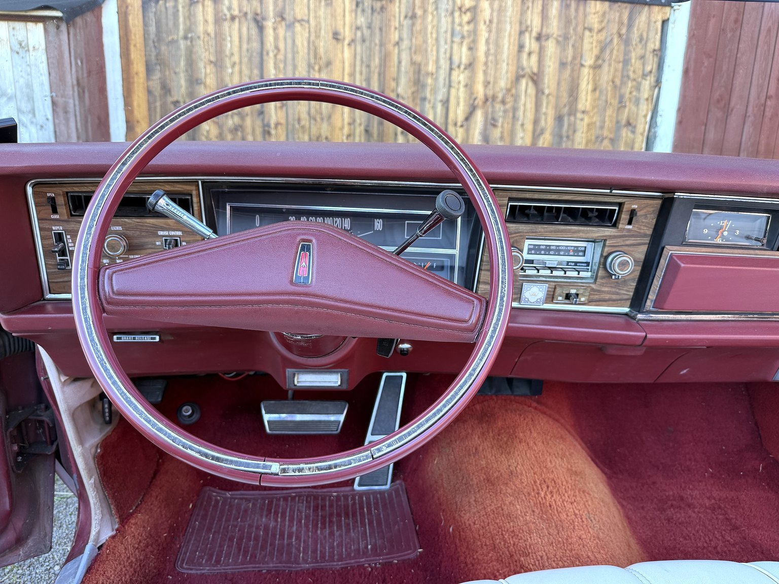 Interiörbild 1975 Oldsmobile Delta 88