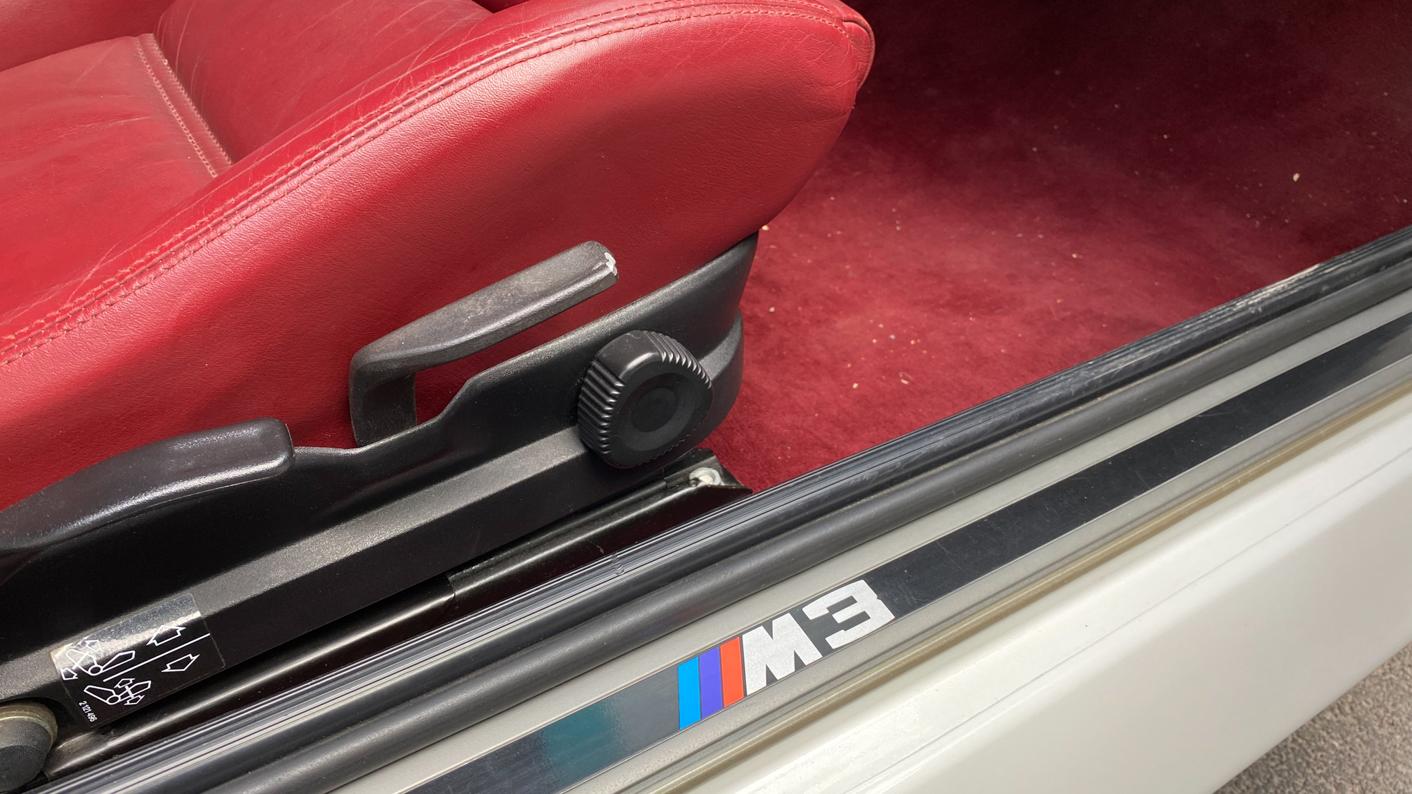 Innenraumfoto von 1990 BMW E30 M3 (27)