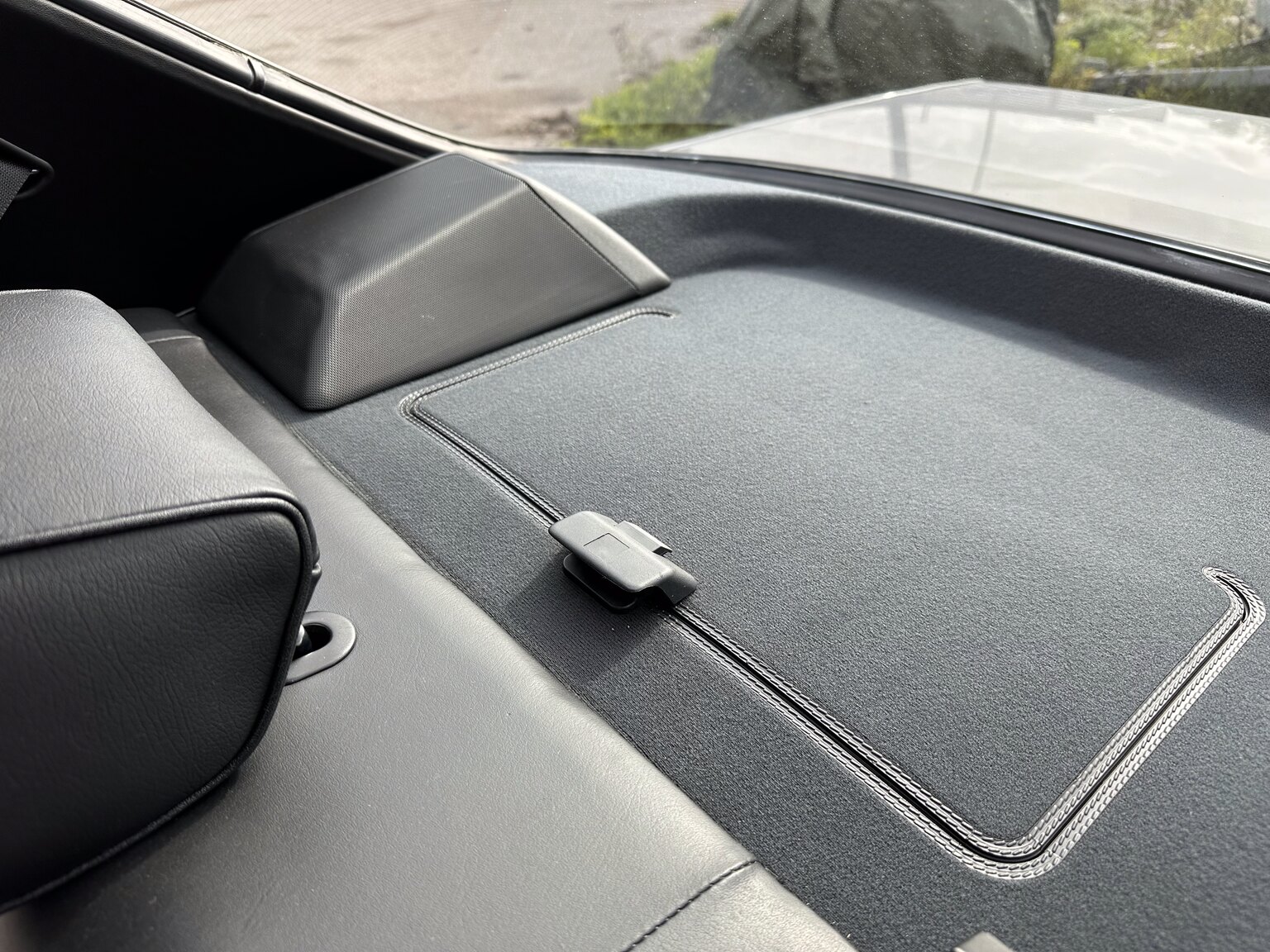 Innenraumfoto von 1987 Mercedes 300 SE