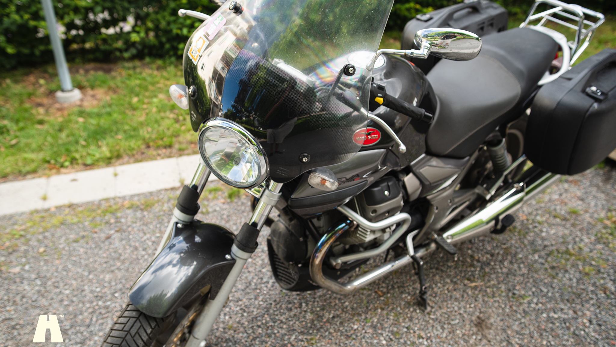 Exterior image of 2005 Moto Guzzi Breva 750i