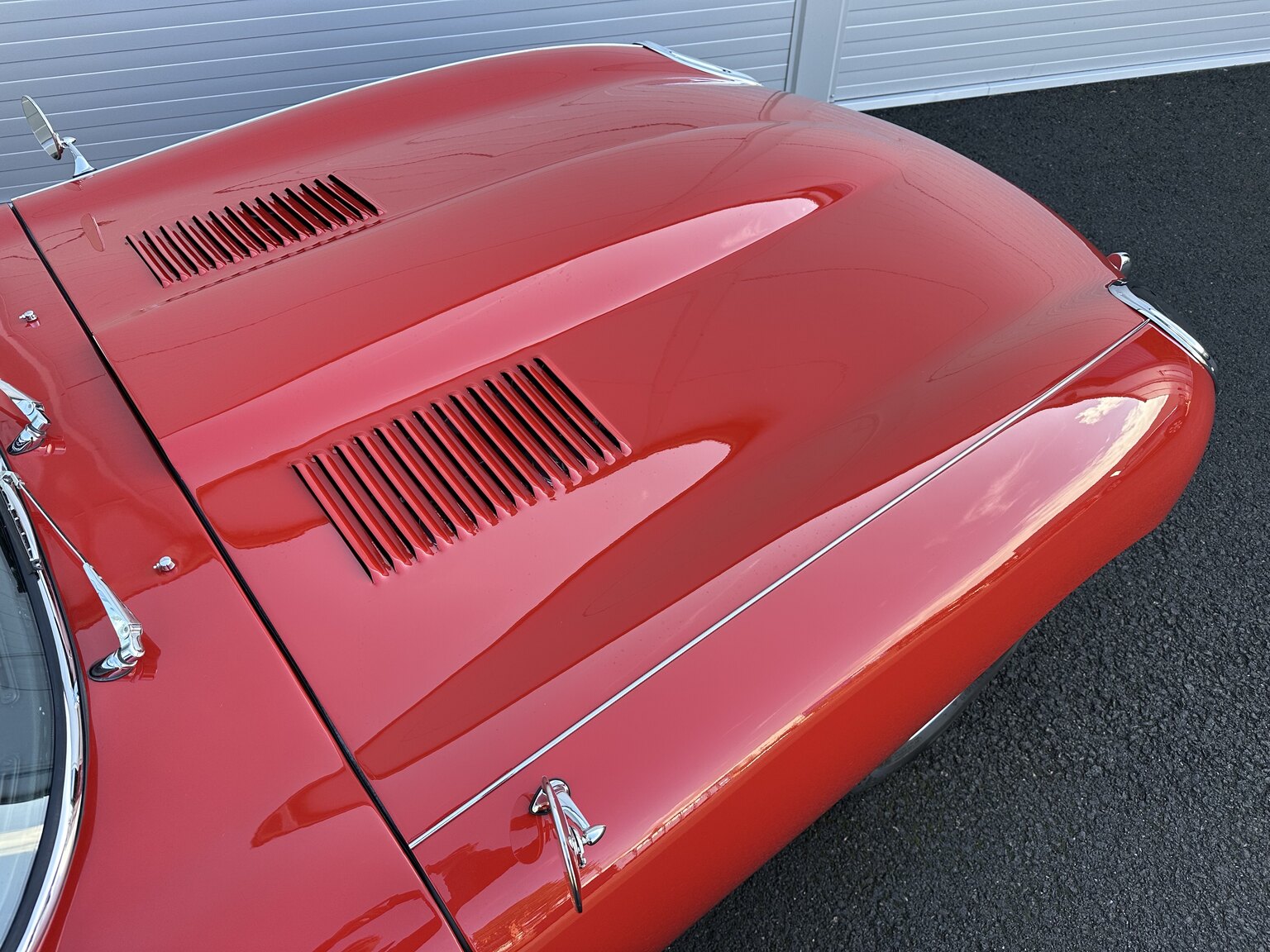 Exterior image of 1965 Jaguar E-Type Series 1 (64)