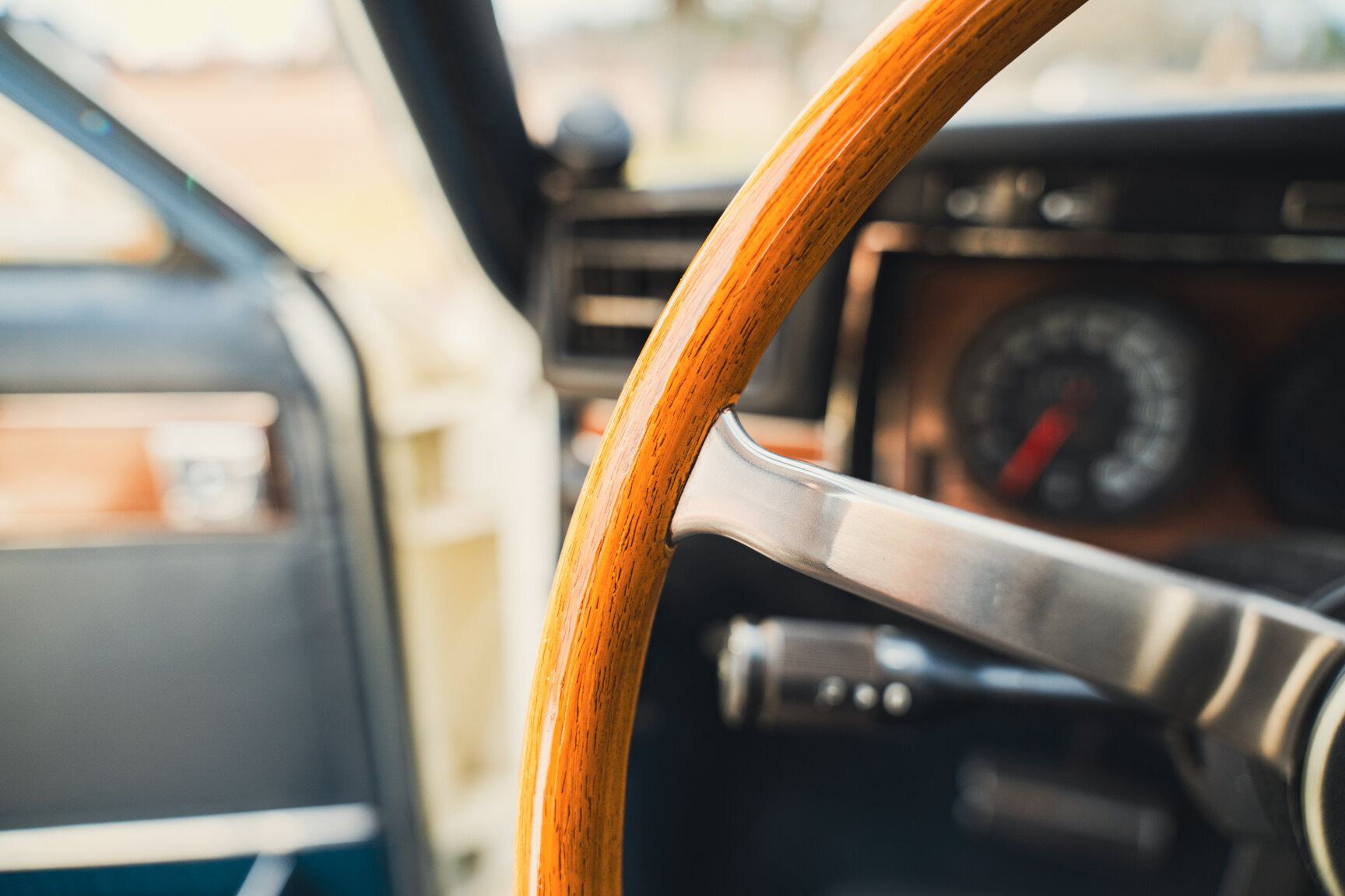 Interior image of 1973 Opel Diplomat V8