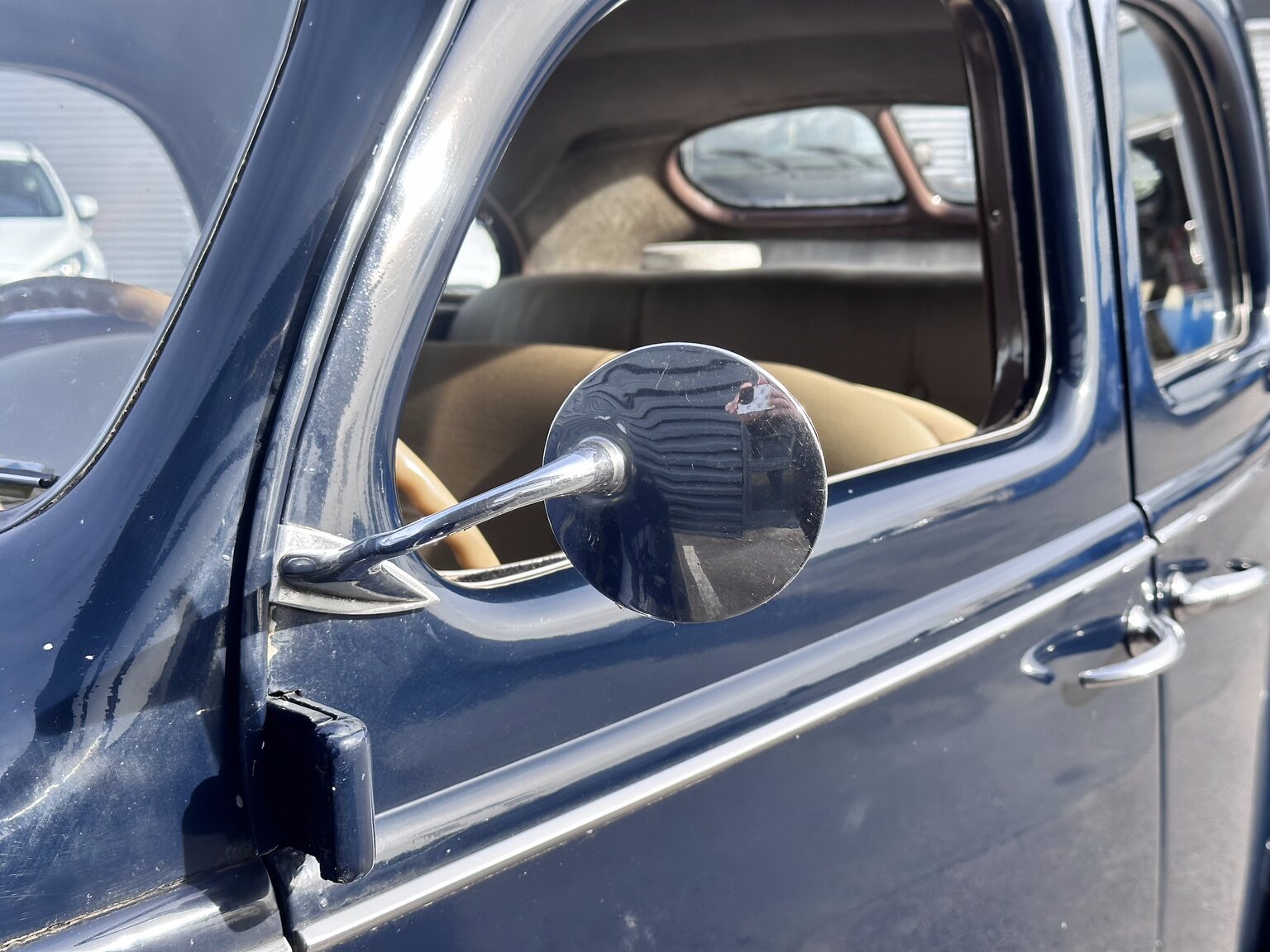 Exterior image of 1938 Lincoln Zephyr Sedan V12