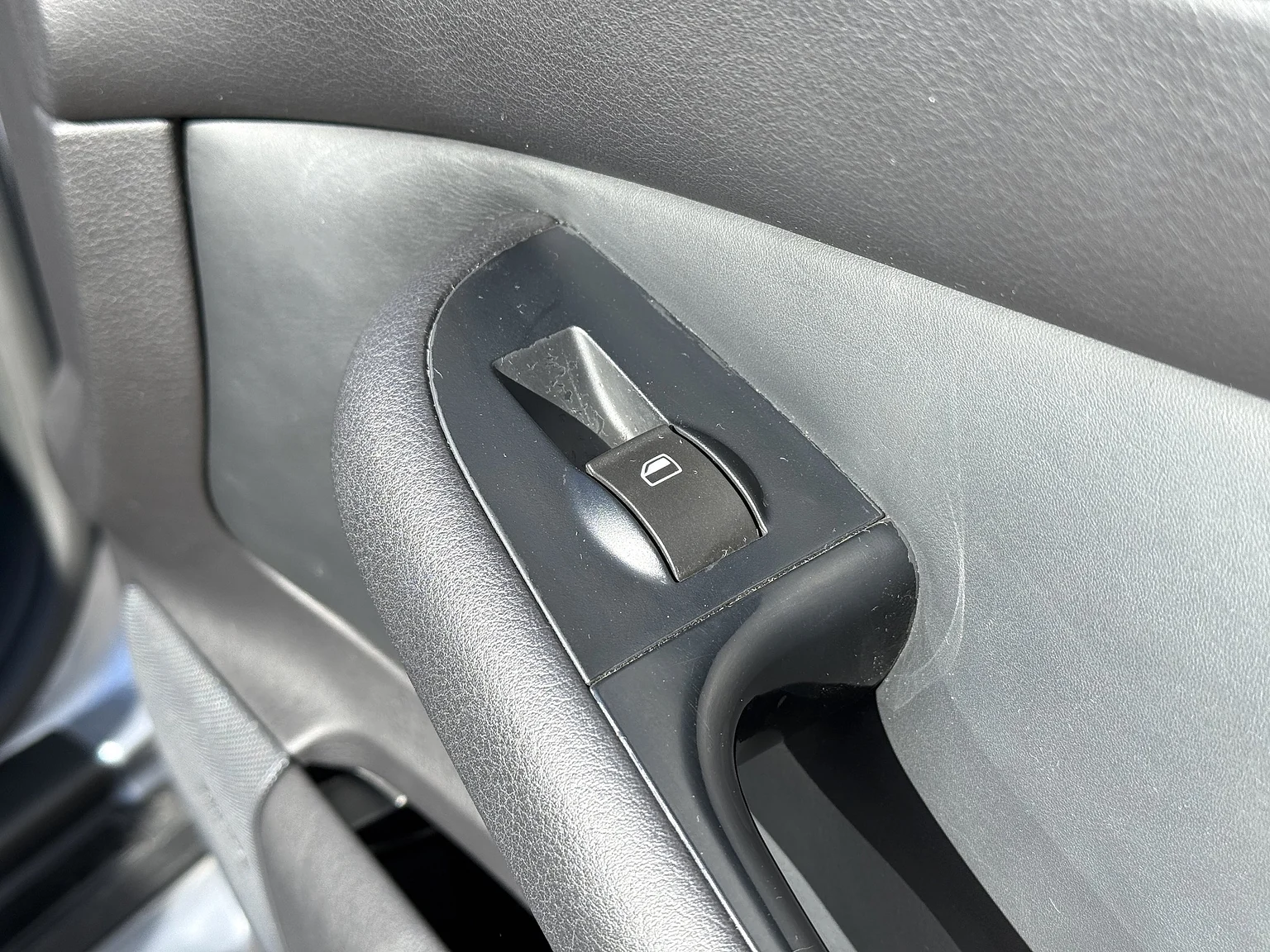 Interior image of 2002 Audi RS 6 Avant (63)