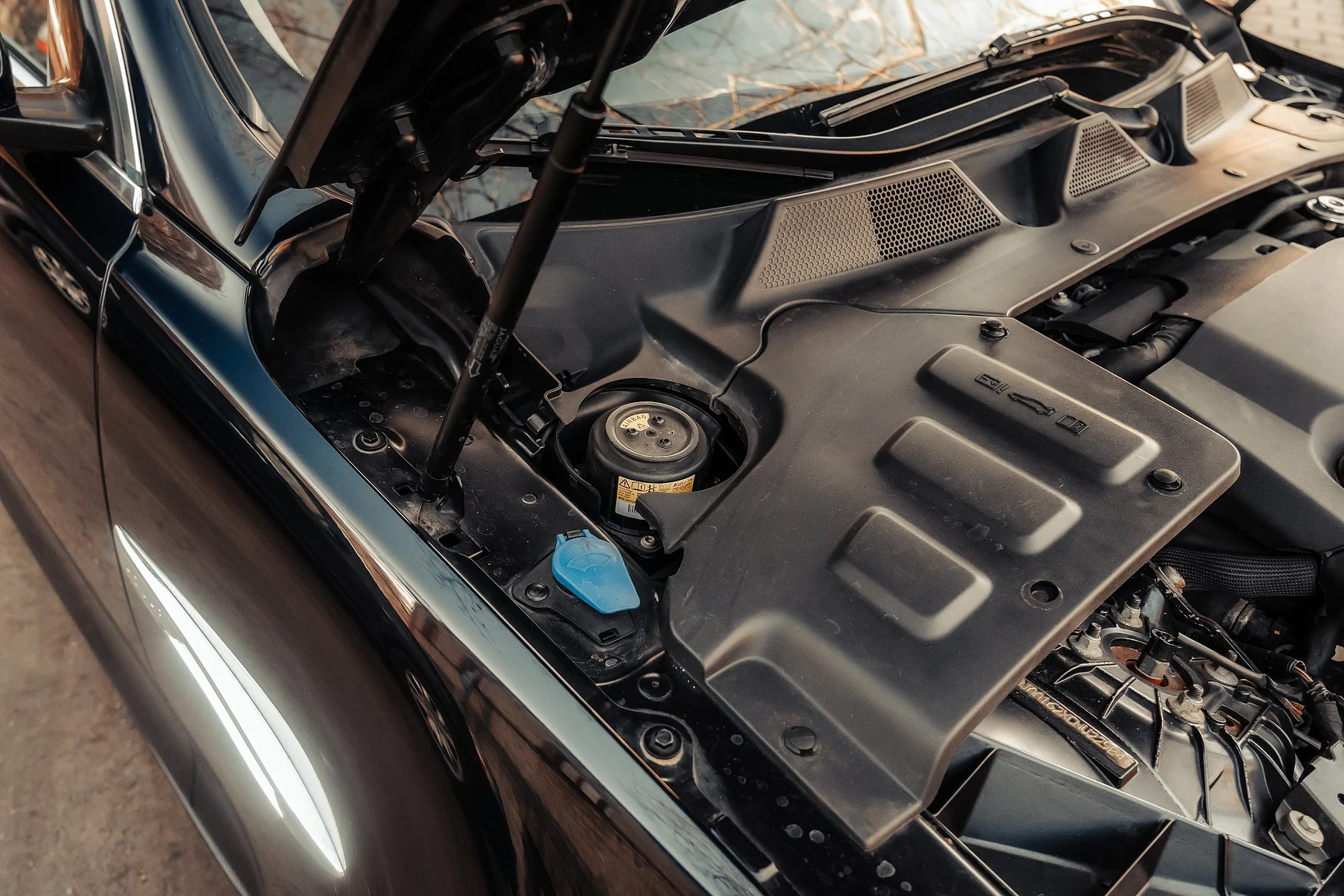 Image of 2012 Jaguar XJ (9) mechanics