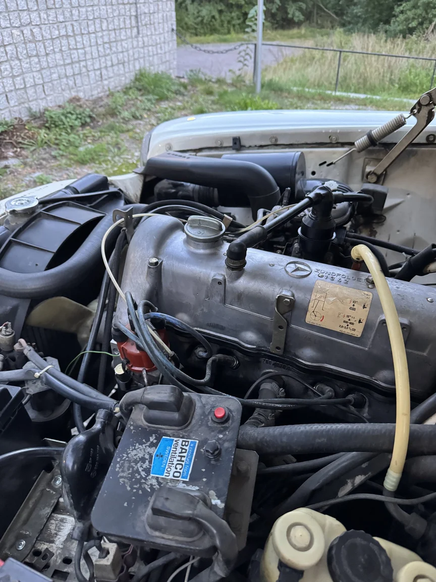Image of 1972 Mercedes-Benz 200 (23) mechanics