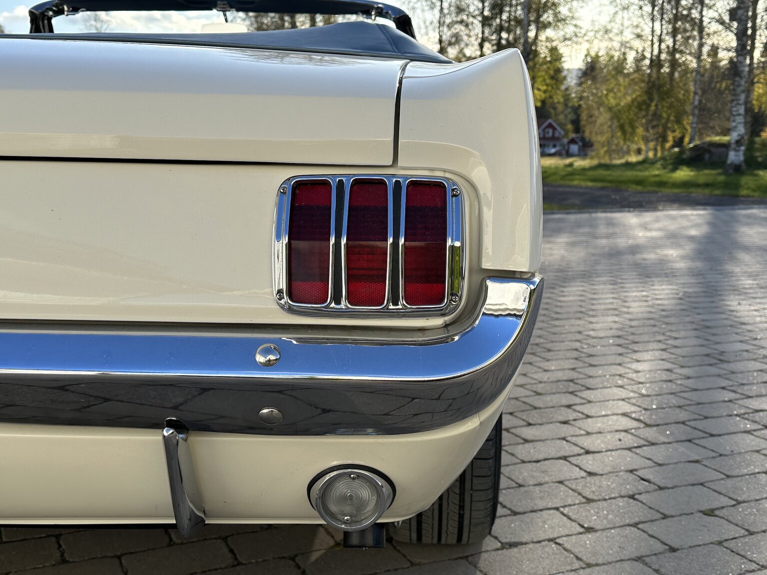 Exteriörbild på 1966 Ford Mustang Convertible
