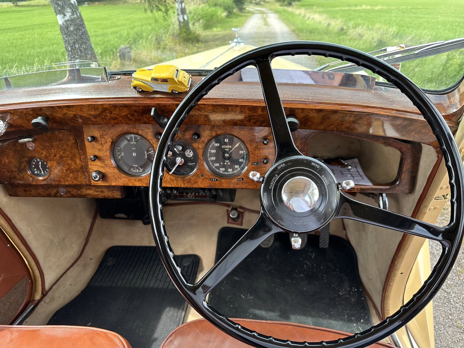 Innenraumfoto von 1947 Bentley Mark IV Sport Saloon