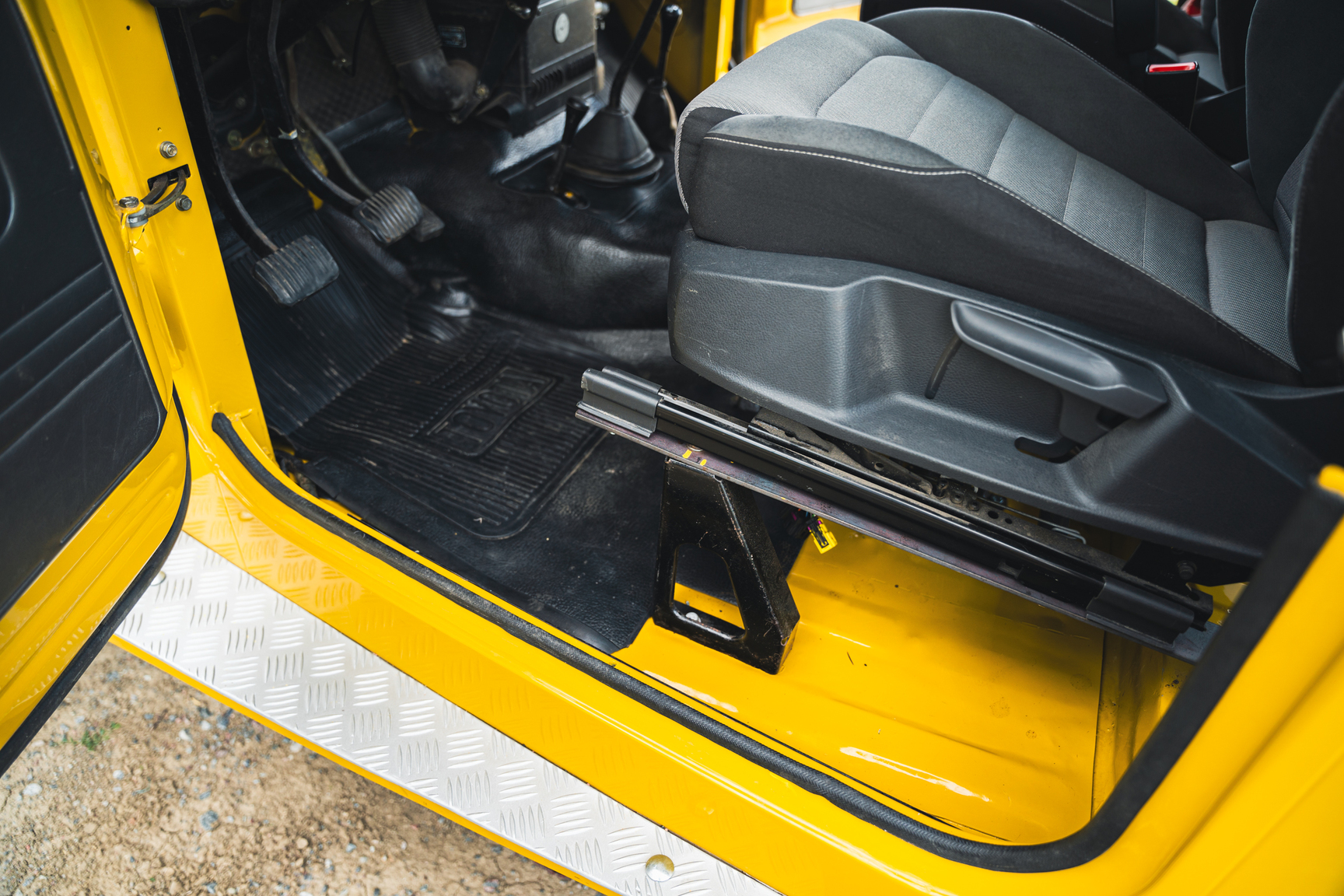 Interior image of 1976 Toyota Land Cruiser BJ40