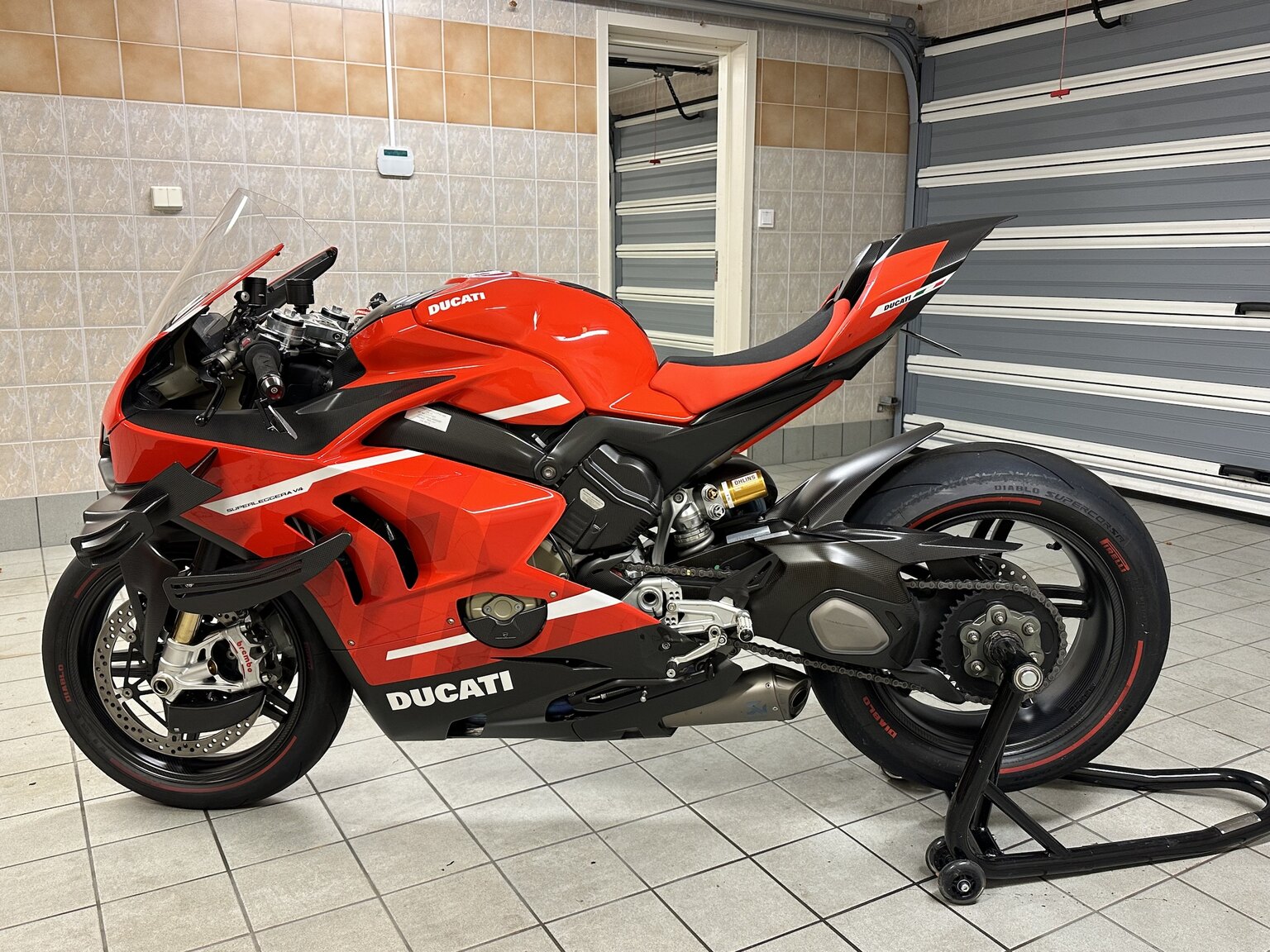 Aussenfoto 2021 Ducati Superleggera V4 23/500