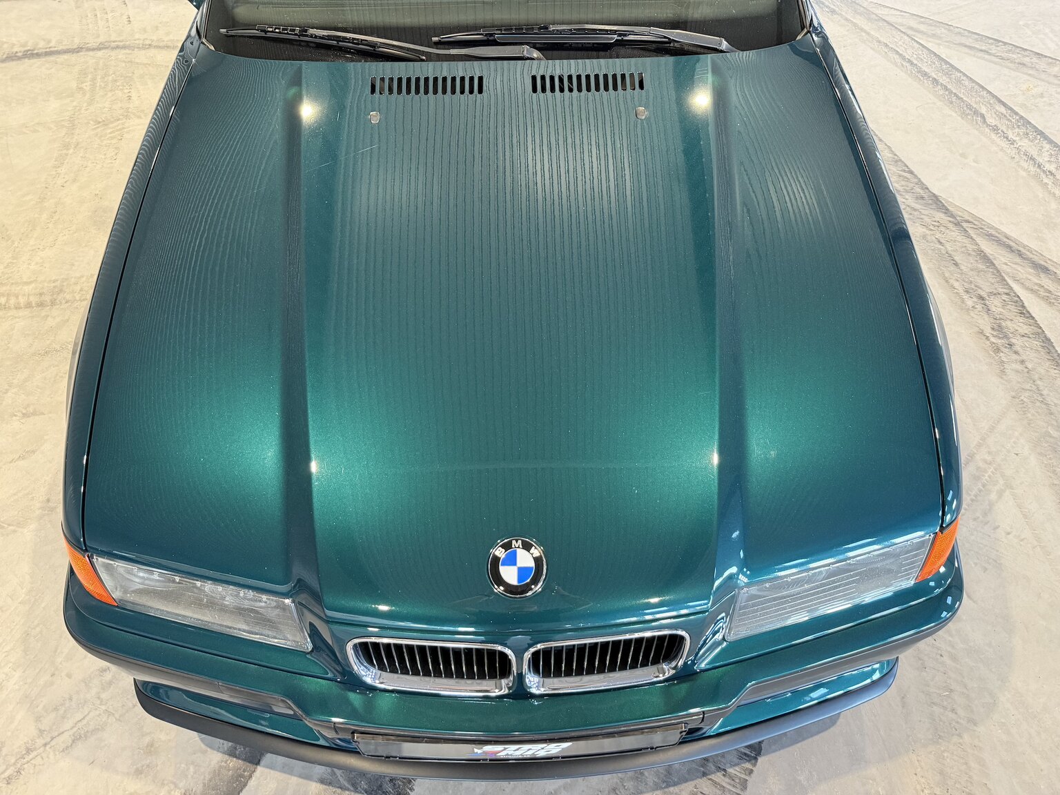 Exteriörbild på 1995 BMW 325i Coupé AVUS Edition "No Reserve Auction"
