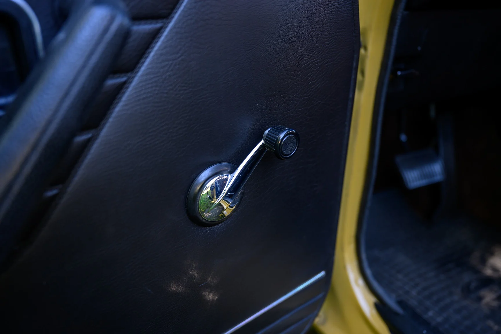 Interior image of 1971 Volvo 144 2.0 Automatic (17)