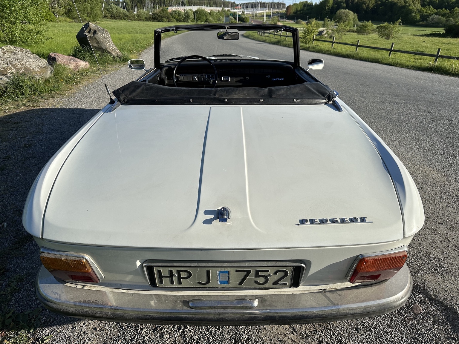 Exterior image of 1970 Peugeot 304 Cabriolet