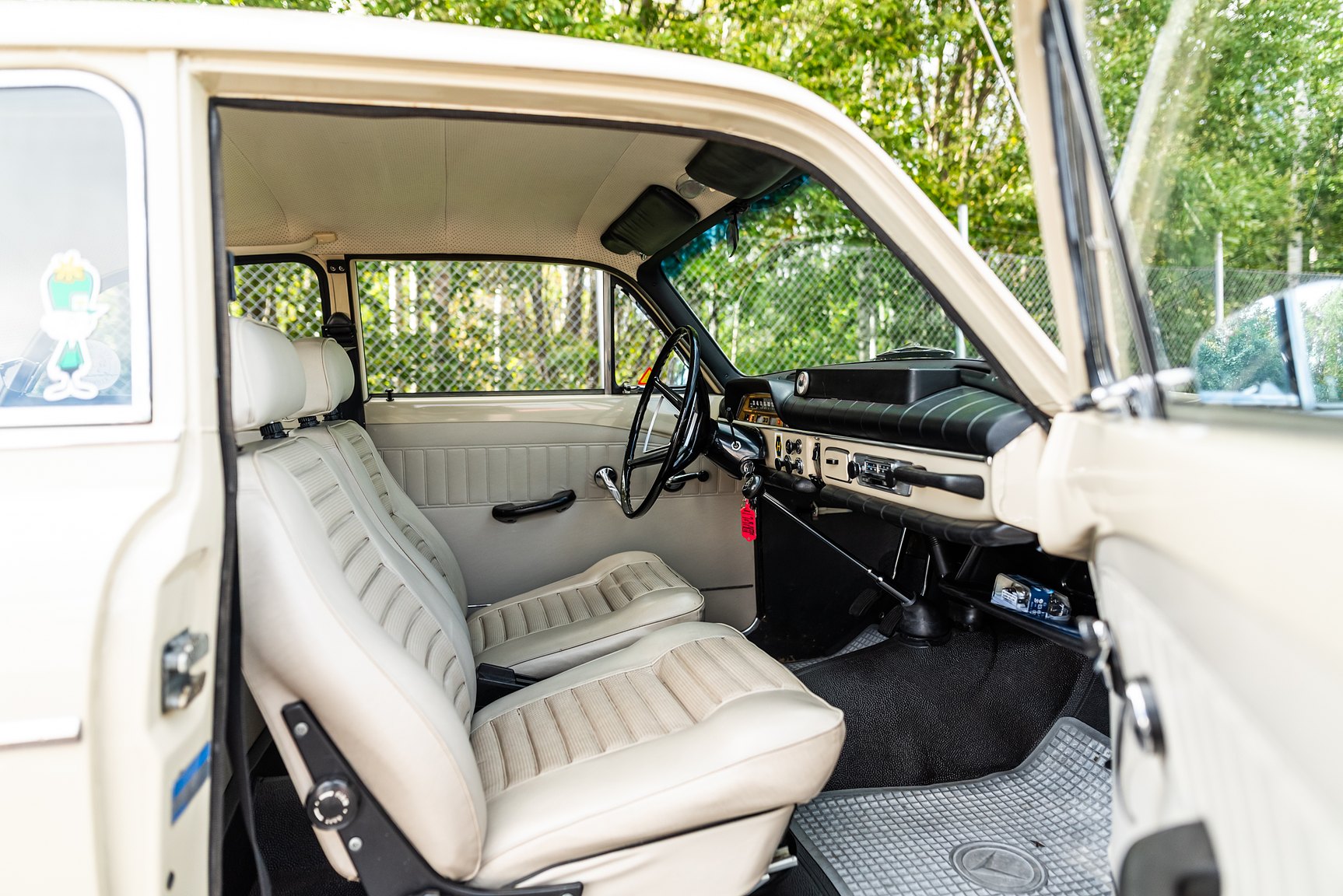 Interior image of 1969 Volvo Amazon 121 P130