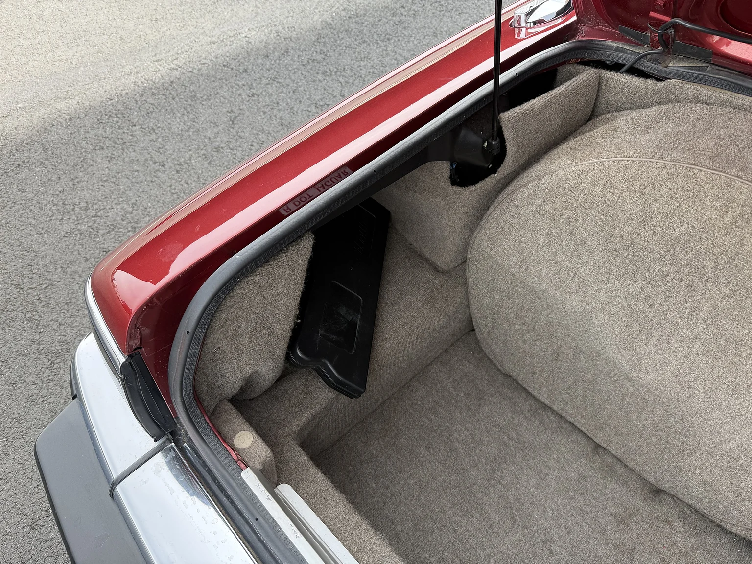 Interior image of 1993 Jaguar XjS Cabriolet (31)