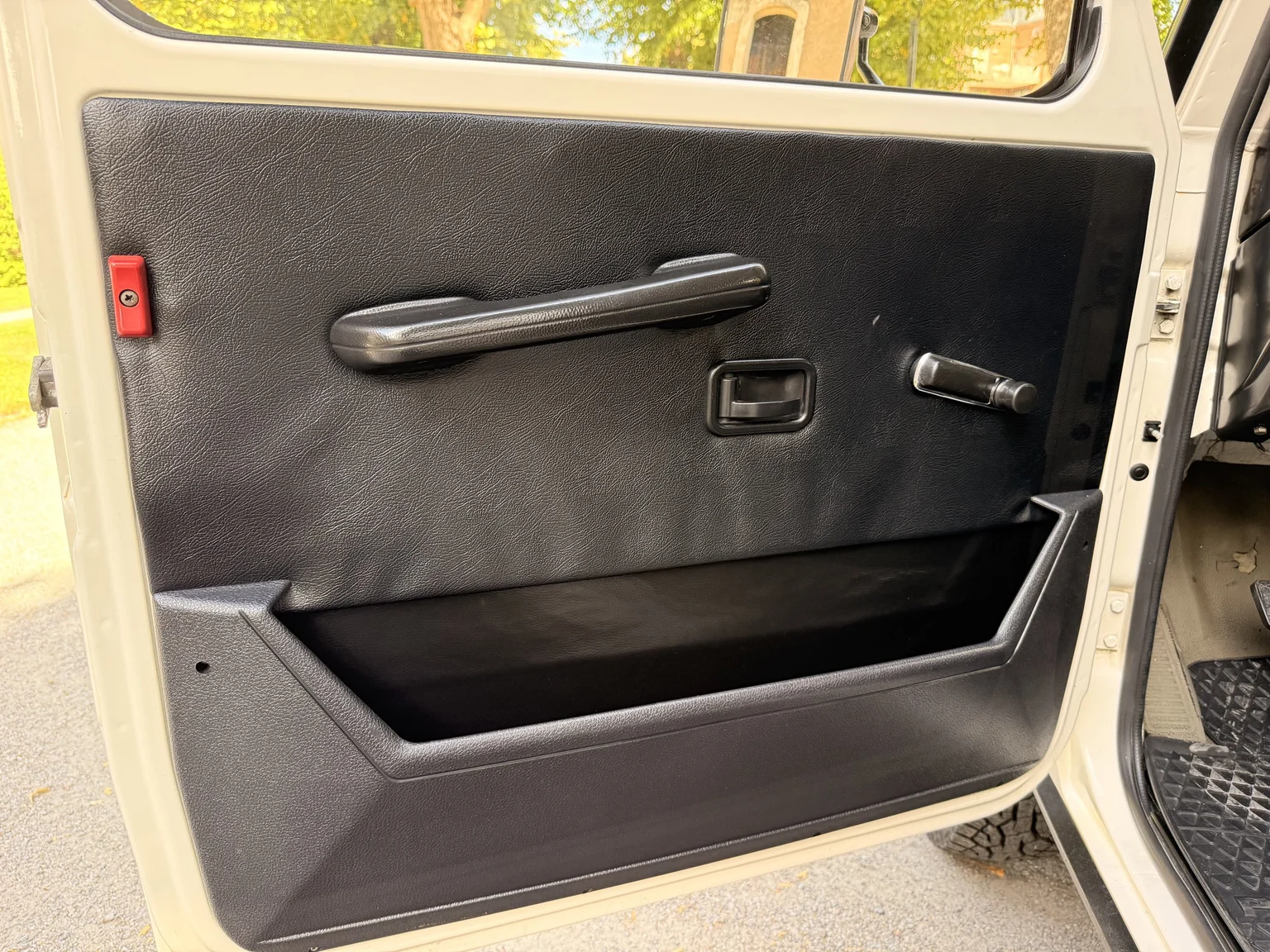 Innenraumfoto von 1981 Mercedes-Benz 240 GD (9)