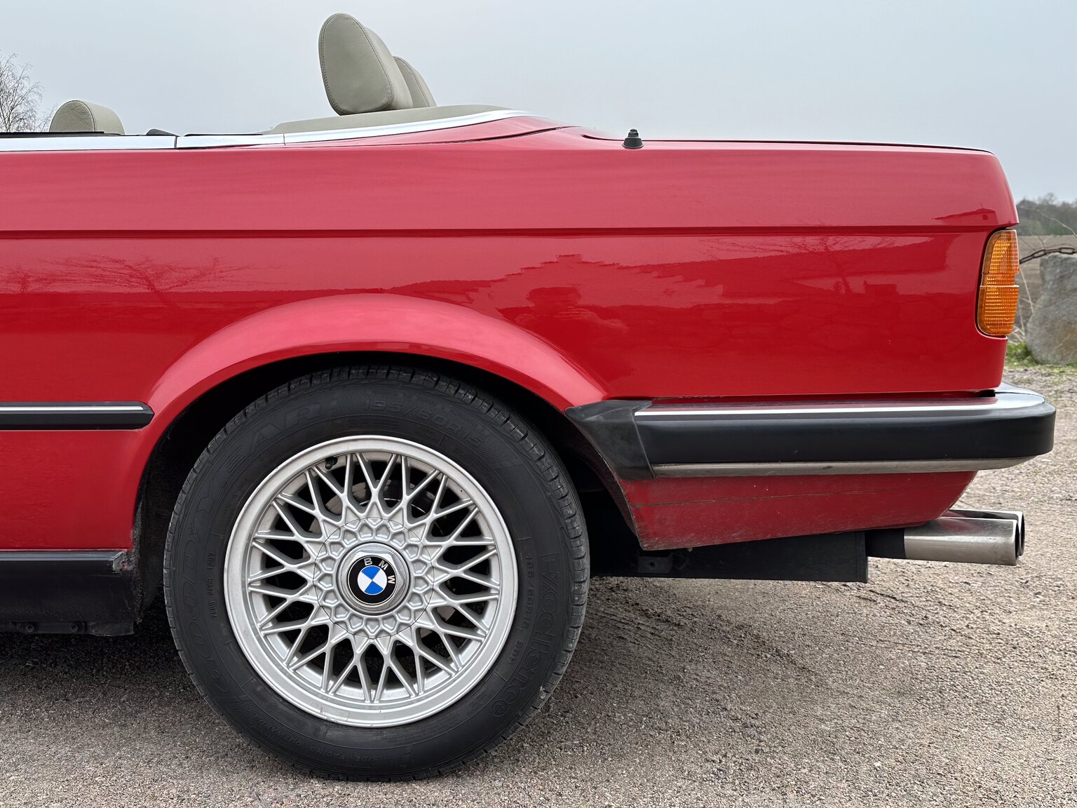 Aussenfoto 1987 BMW 325i Convertible (34)