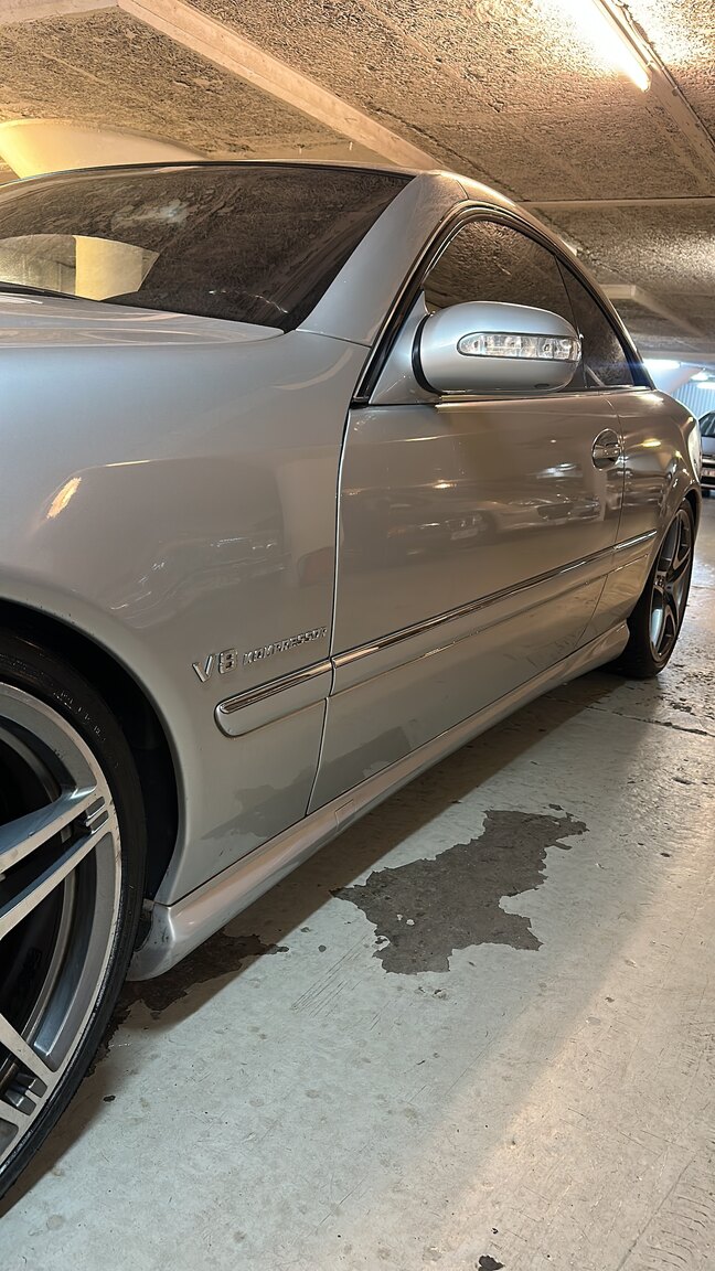 Exterior image of 2004 Mercedes-Benz CL 55 AMG