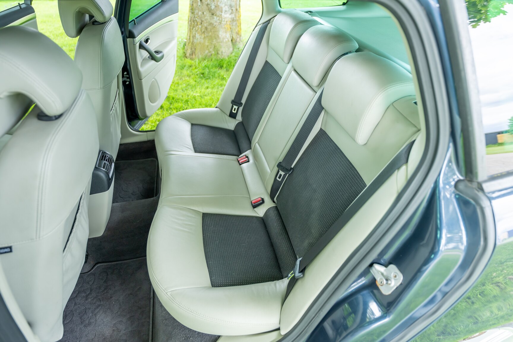 Innenraumfoto von 2010 2010 SAAB 9-3 TTiD Aero