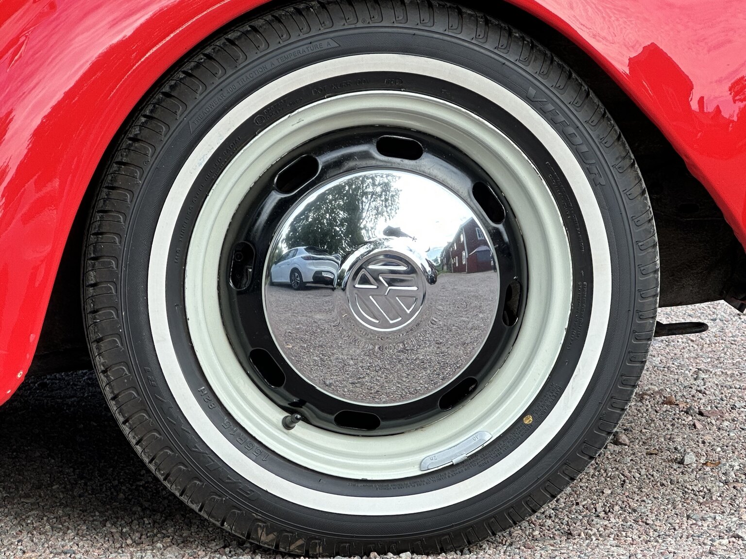 Exterior image of 1971 Volkswagen beetle 1302 cabriolet