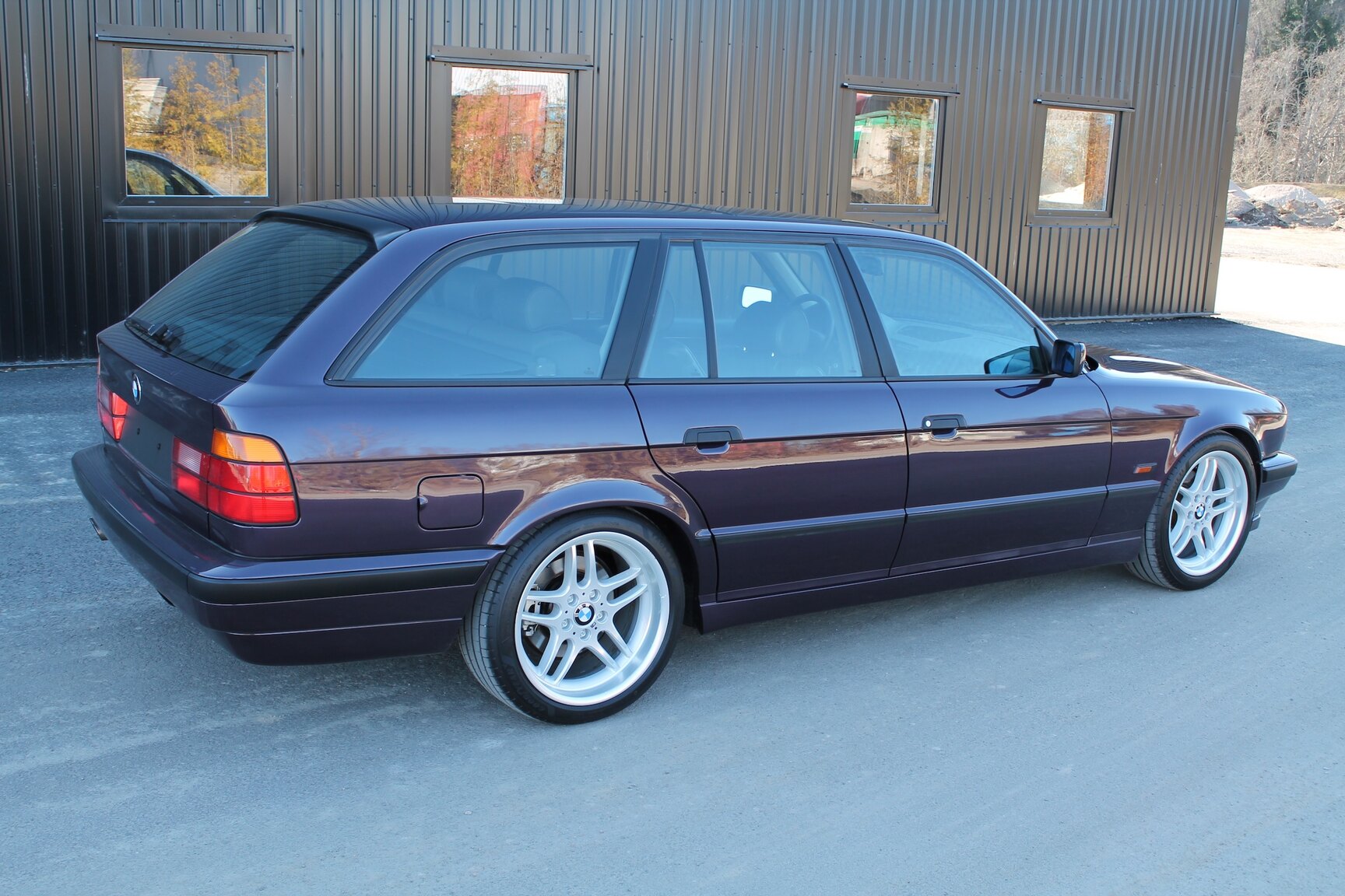 Exteriörbild på 1996 BMW 540i Touring "No Reserve Auction"