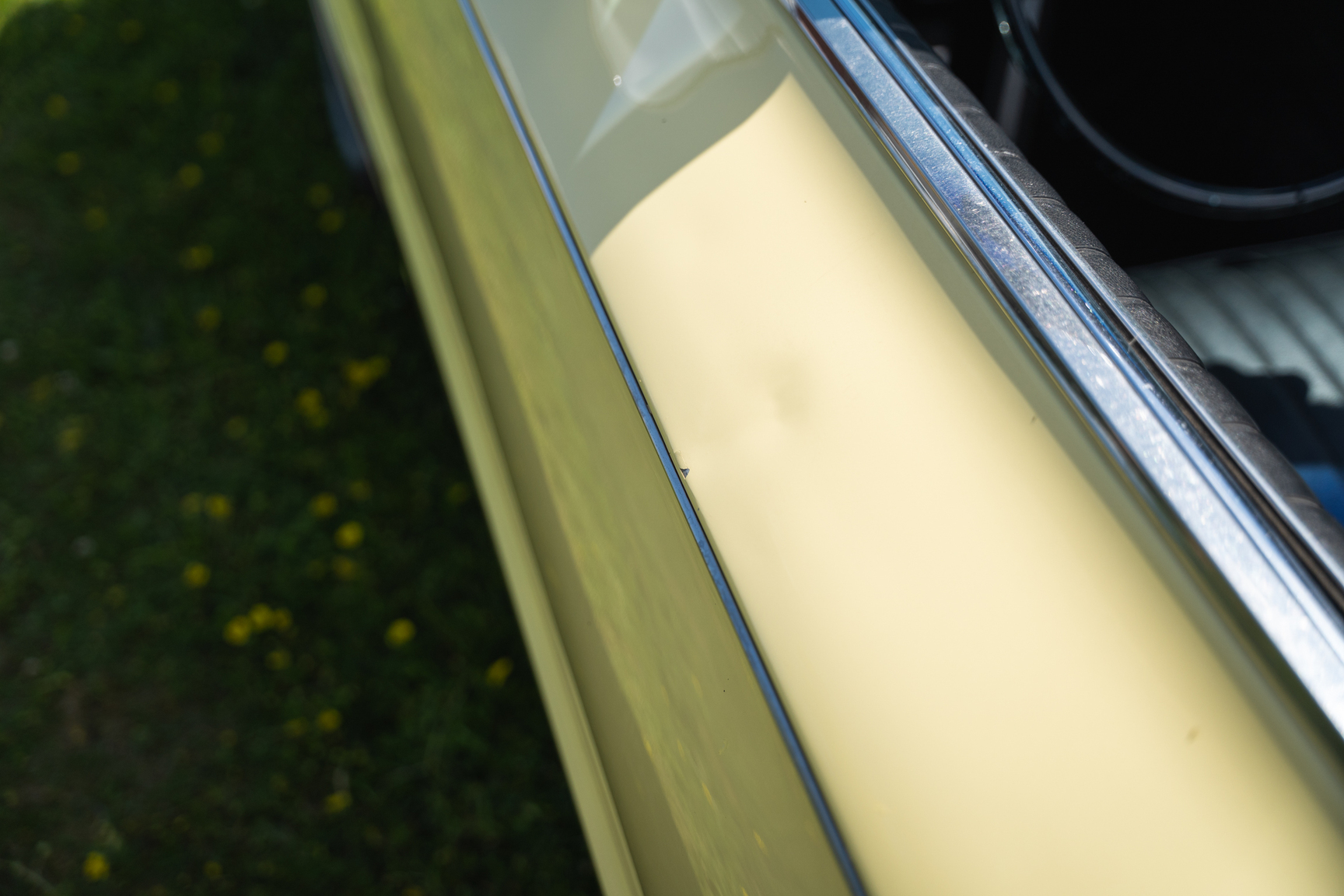 Exterior image of 1961 Buick Electra 225 cab (65)