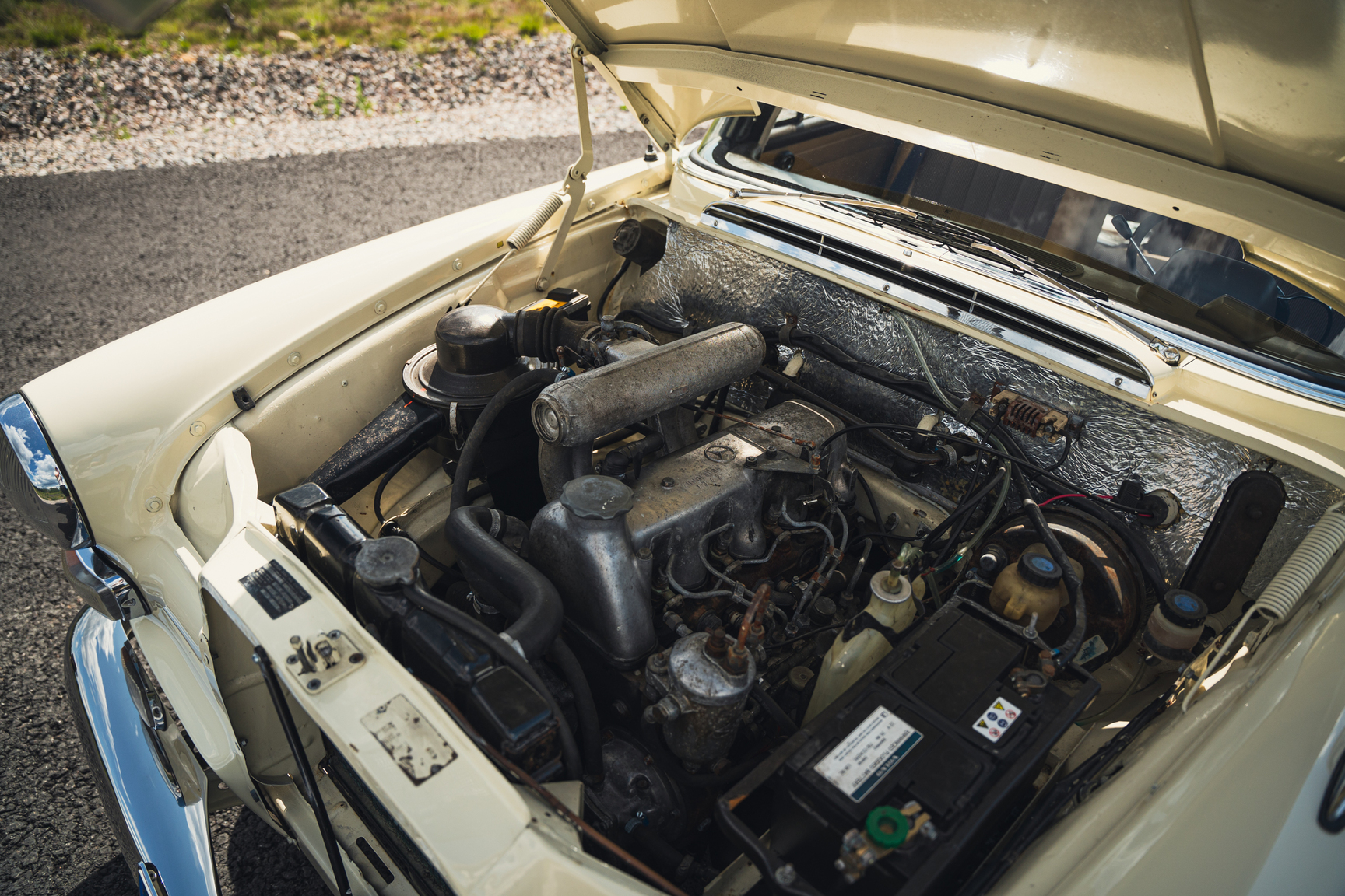 Image of 1966 Mercedes-Benz 200 D "Heckflosse" mechanics