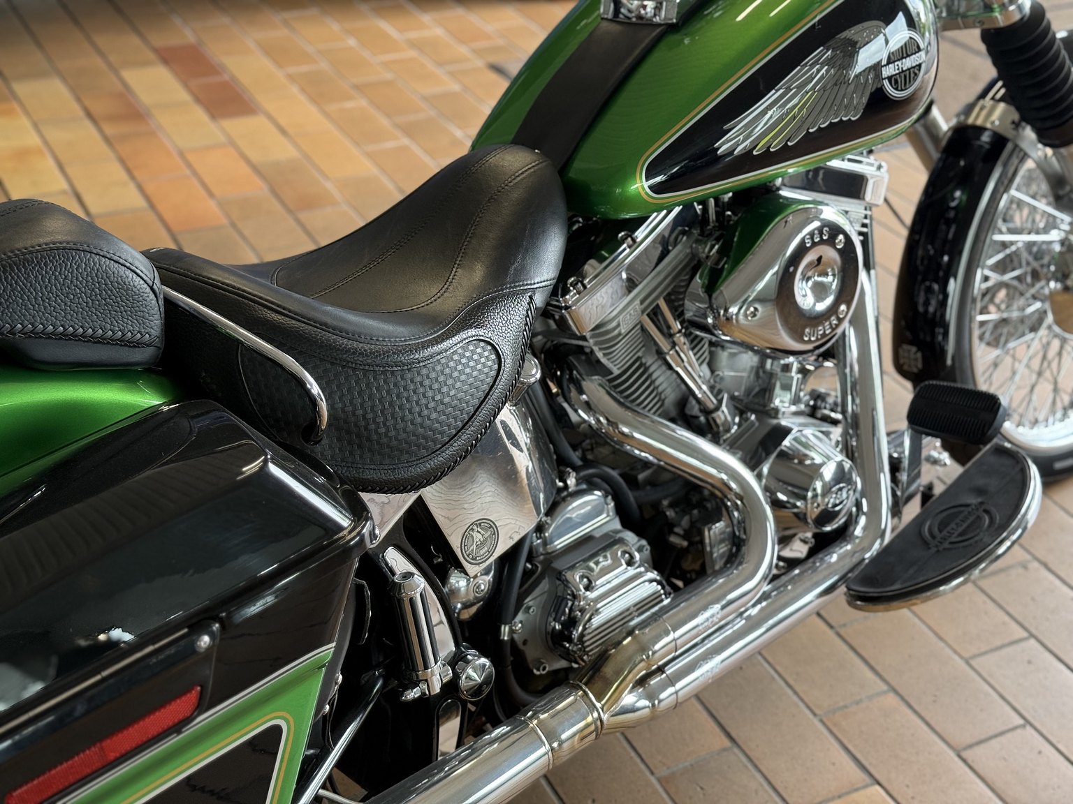 Exterior image of 1999 Harley-Davidson Custom