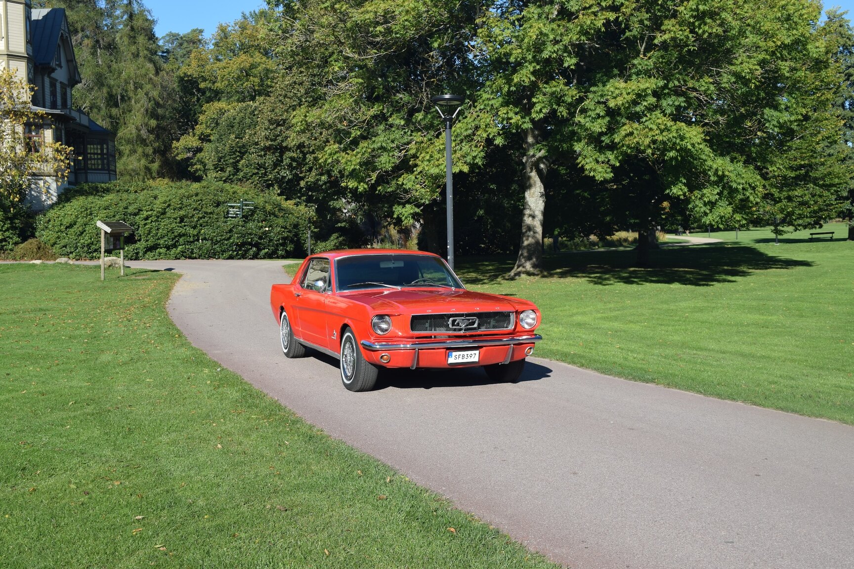 Exterior image of 1965 Ford Mustang 