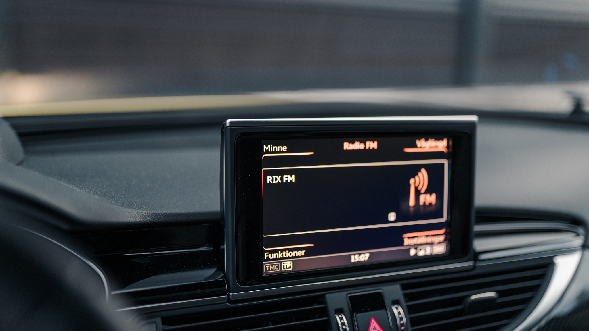 Interior image of 2016 Audi RS6 Avant Exclusive (28)
