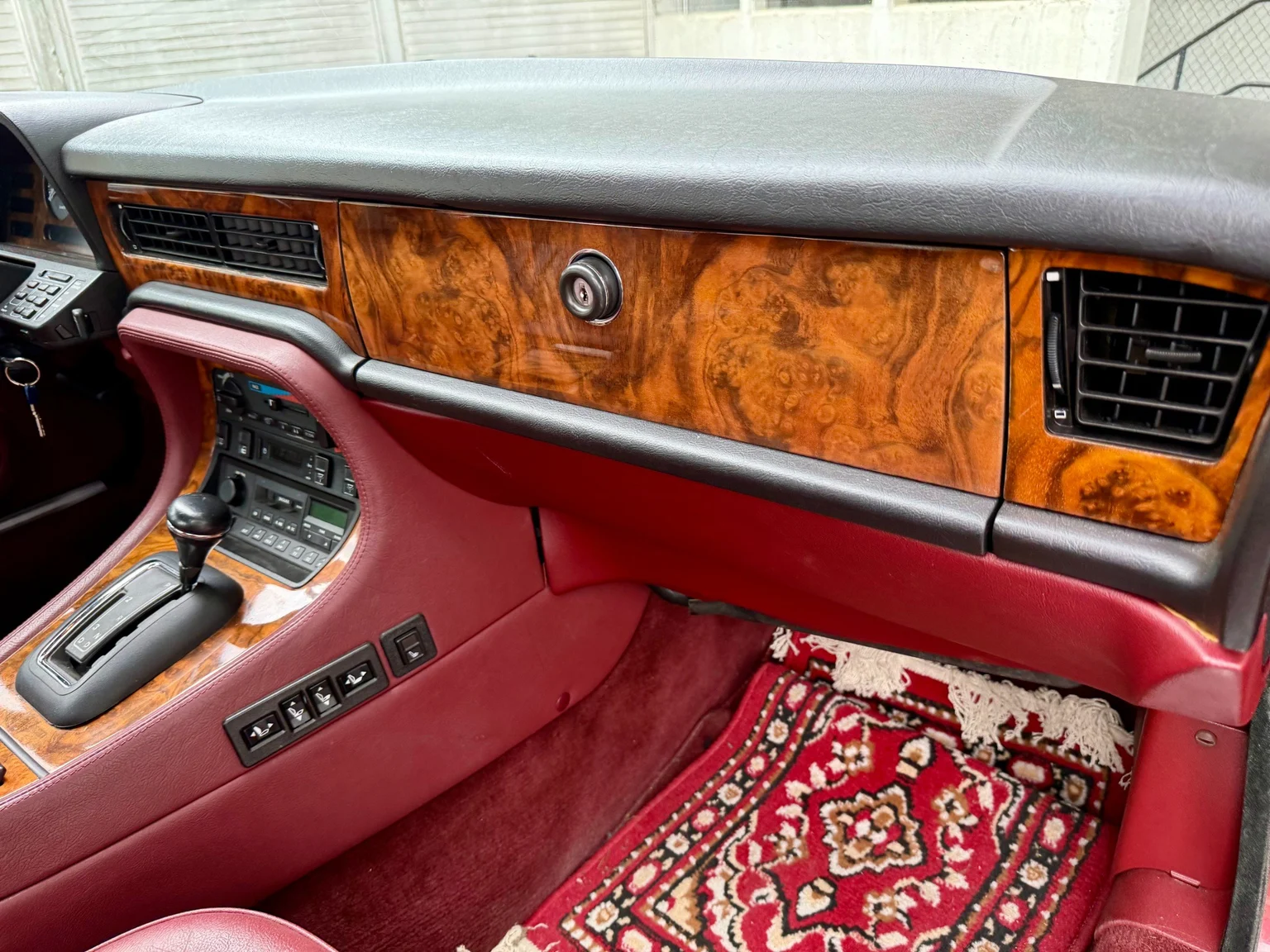 Interior image of 1988 Daimler Six (39)